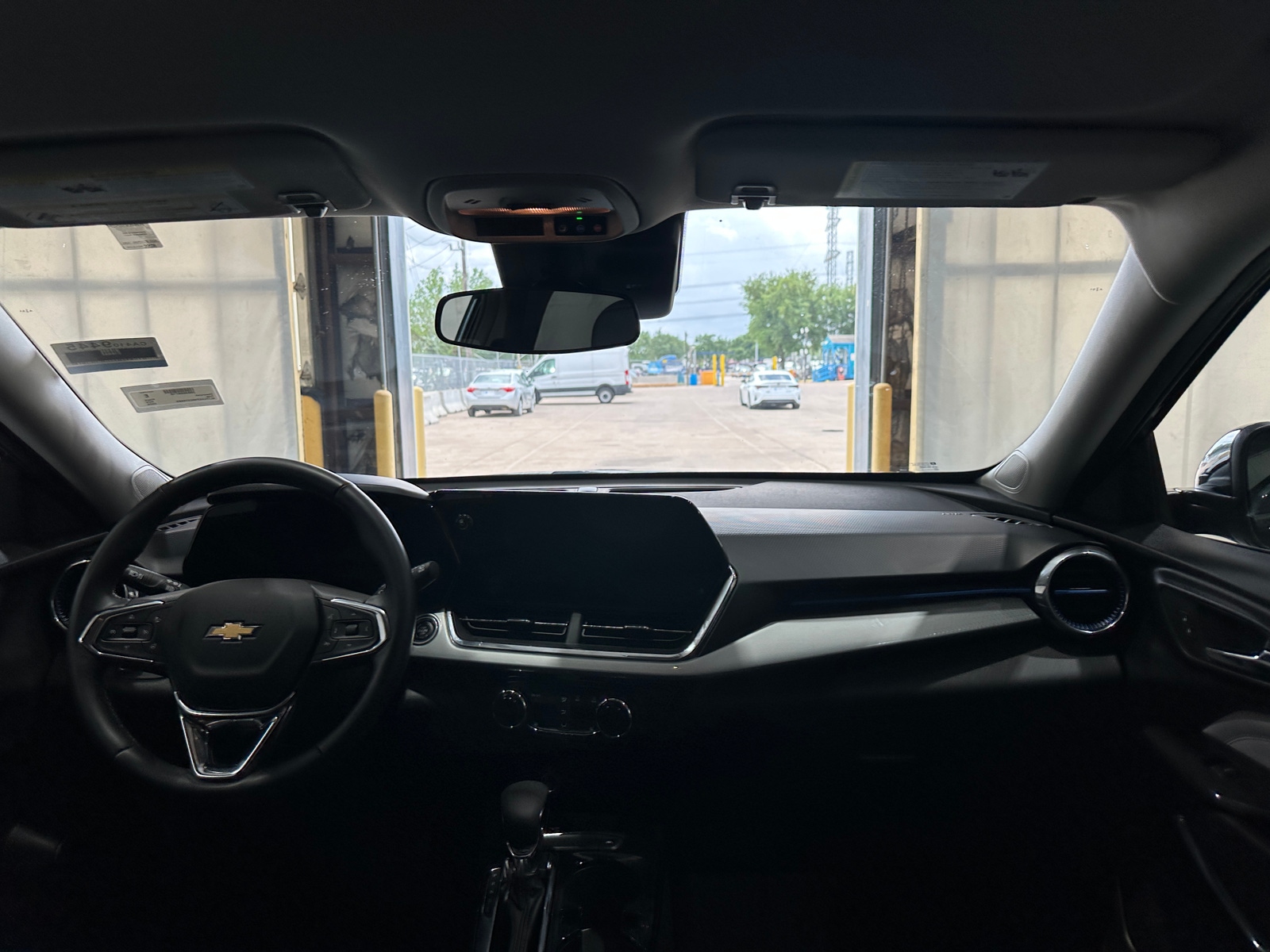 Thumbnail: 2025 Chevrolet Trax - 3