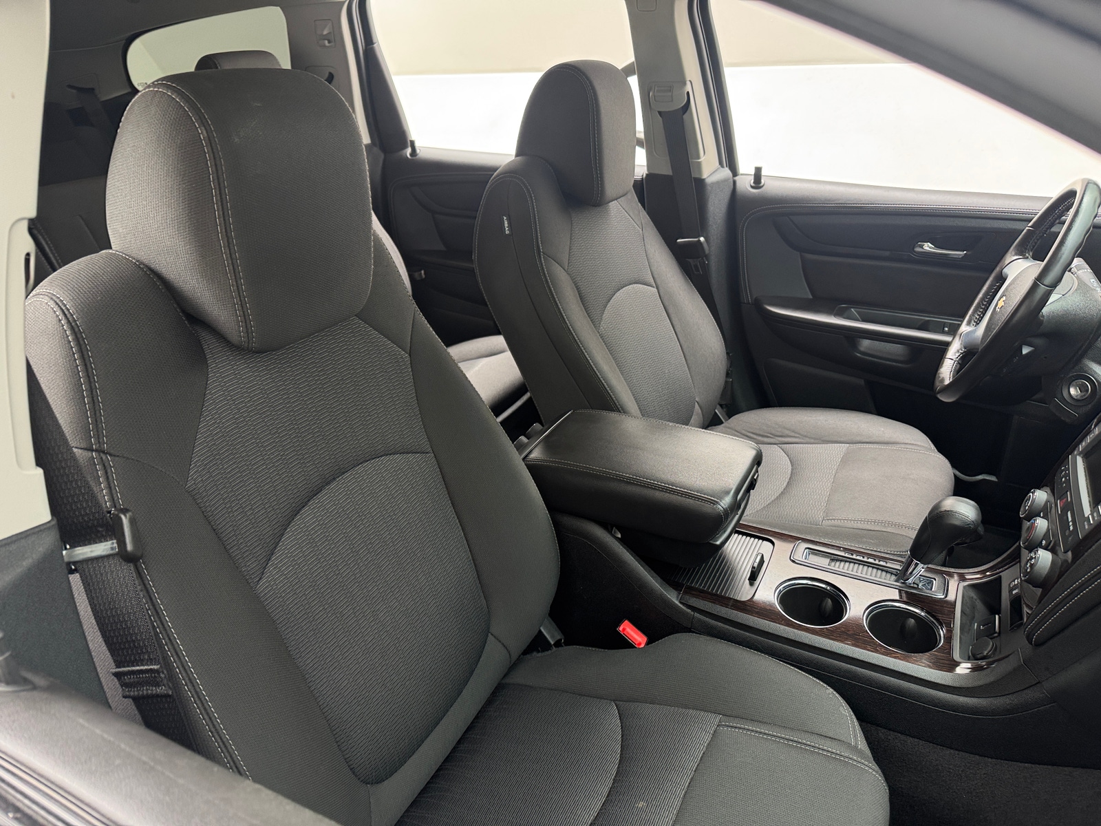 Thumbnail: 2017 Chevrolet Traverse - 2