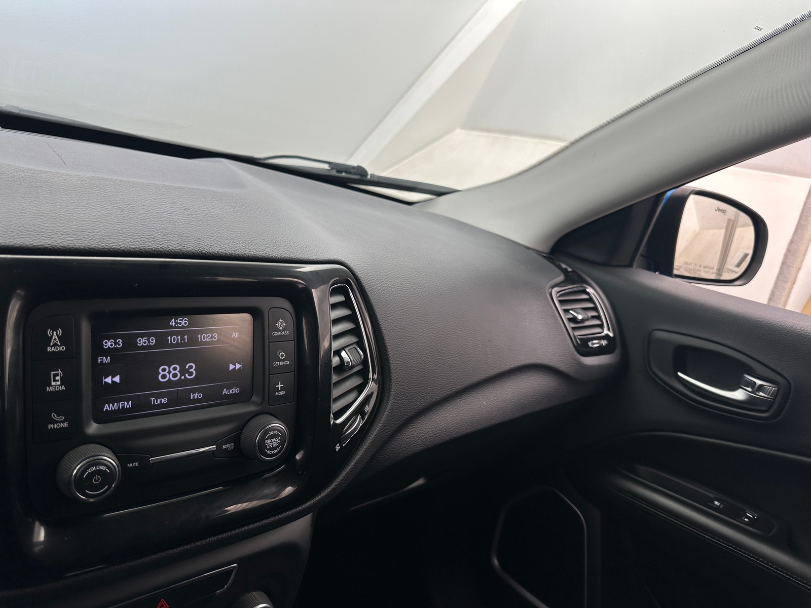 Thumbnail: 2018 Jeep Compass - 4