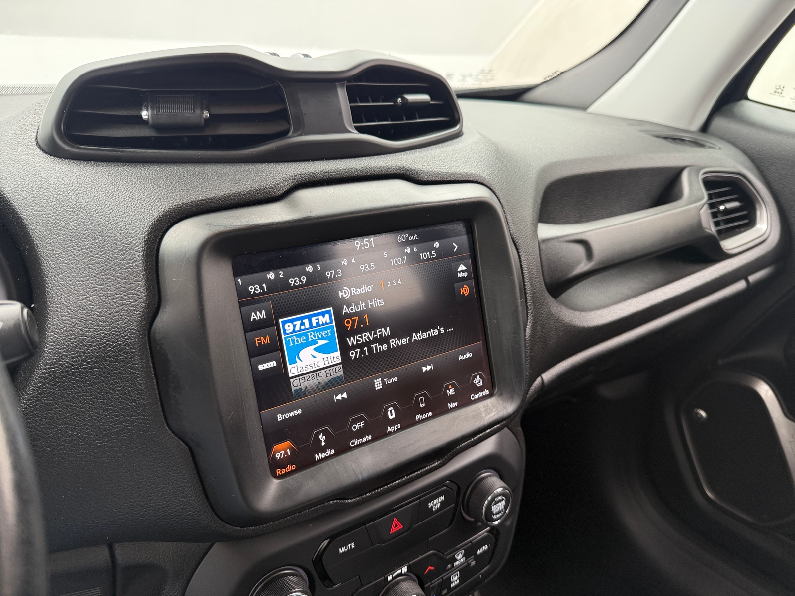 Thumbnail: 2018 Jeep Renegade - 3