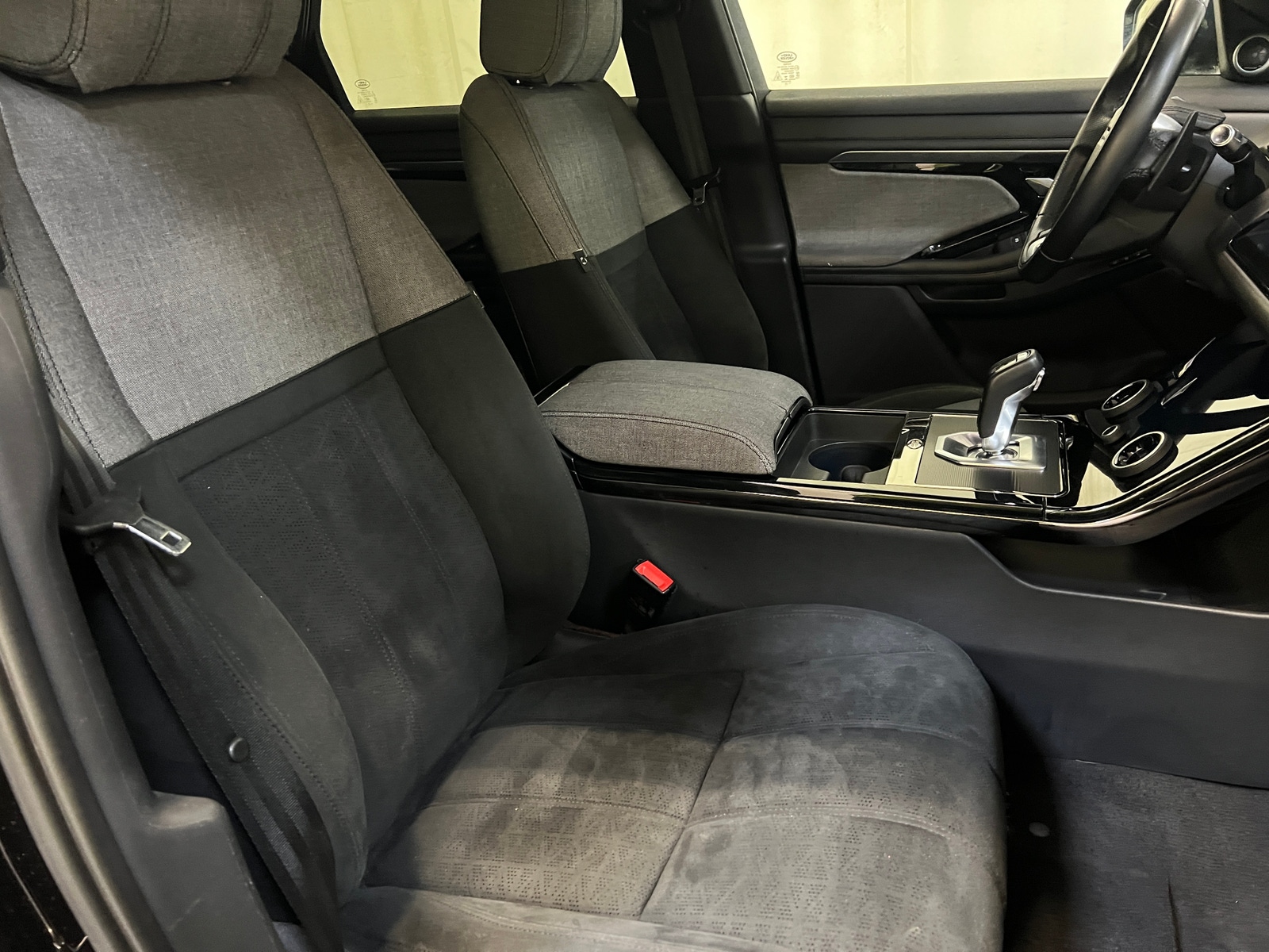 Thumbnail: 2020 Land Rover Range Rover Evoque - 2