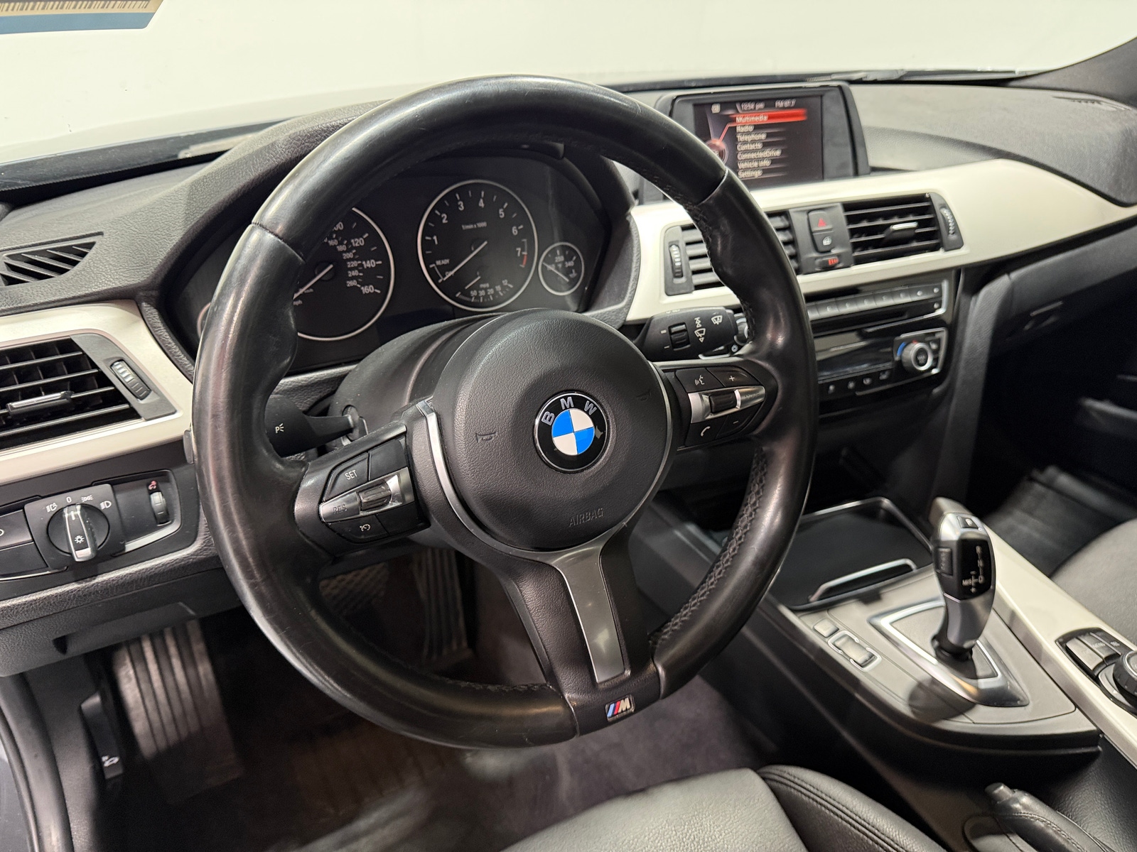 Thumbnail: 2016 BMW 3 Series - 4