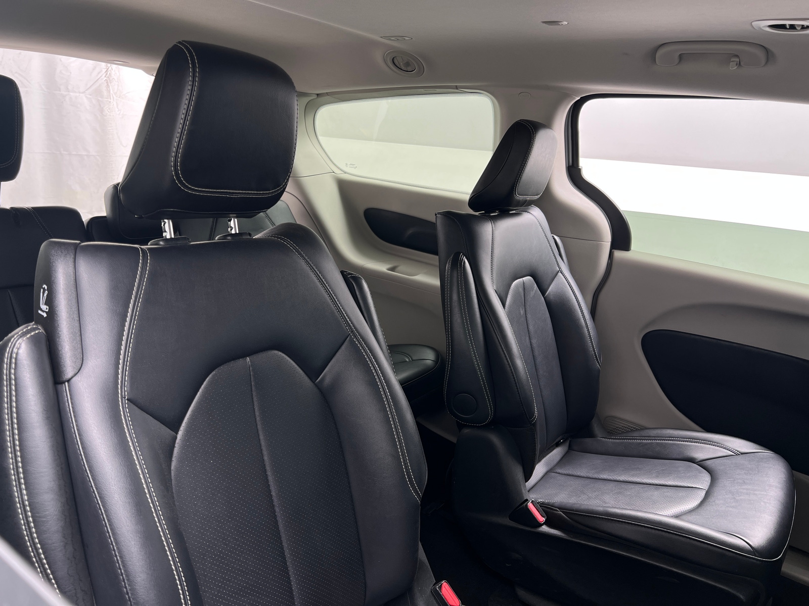 Thumbnail: 2024 Chrysler Pacifica - 5