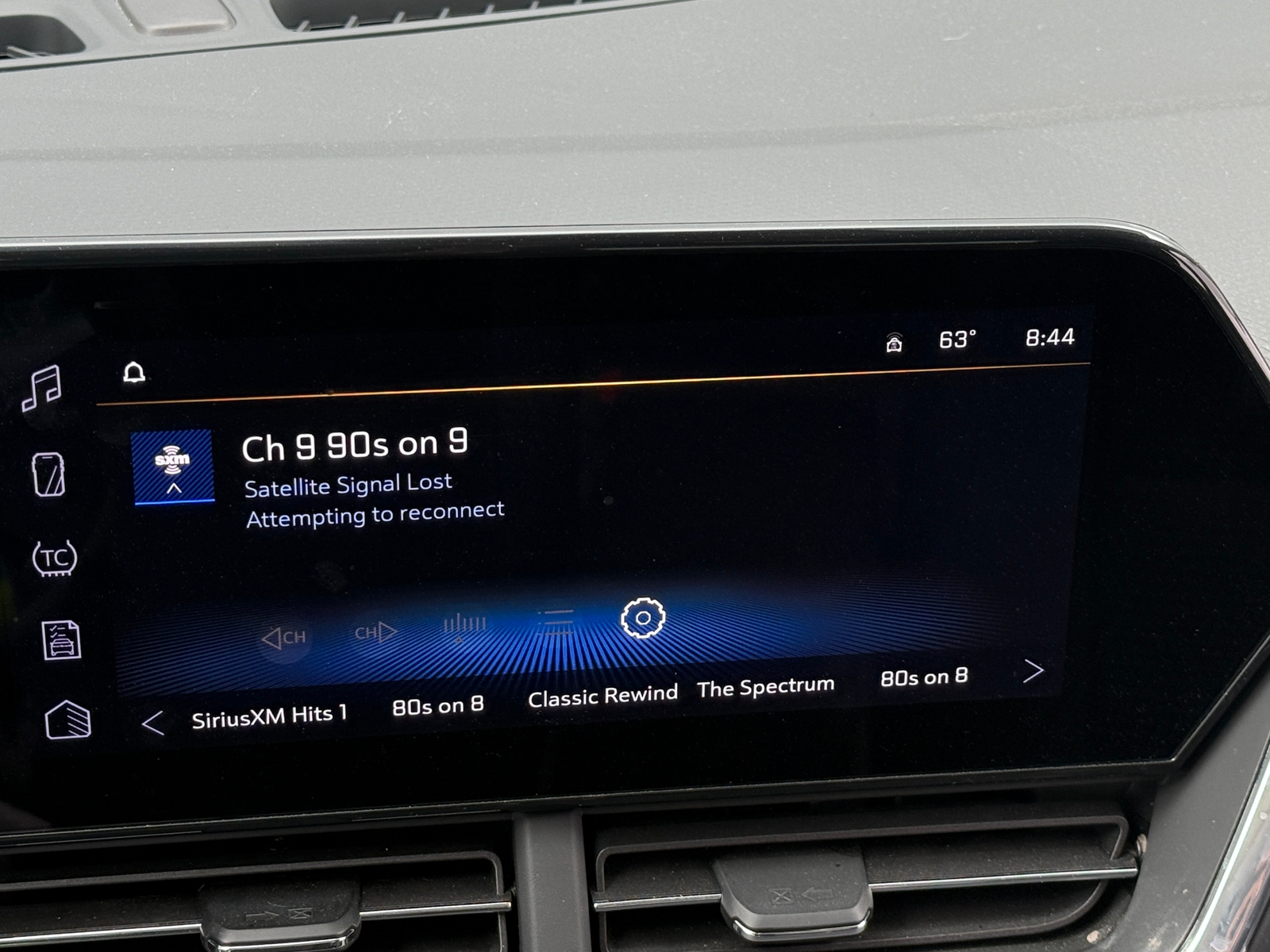 Thumbnail: 2025 Chevrolet Trax - 4