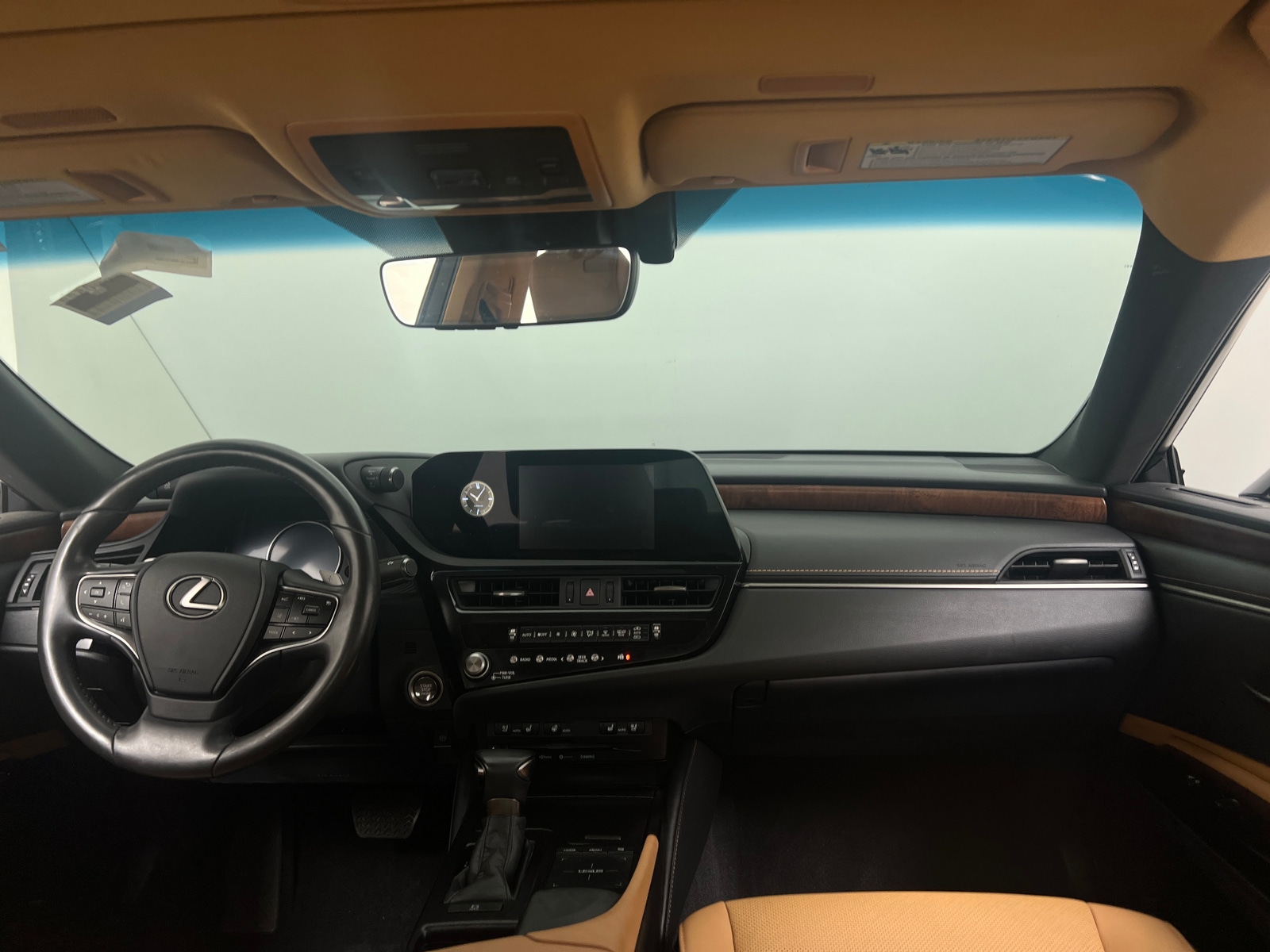 Thumbnail: 2022 Lexus ES - 2