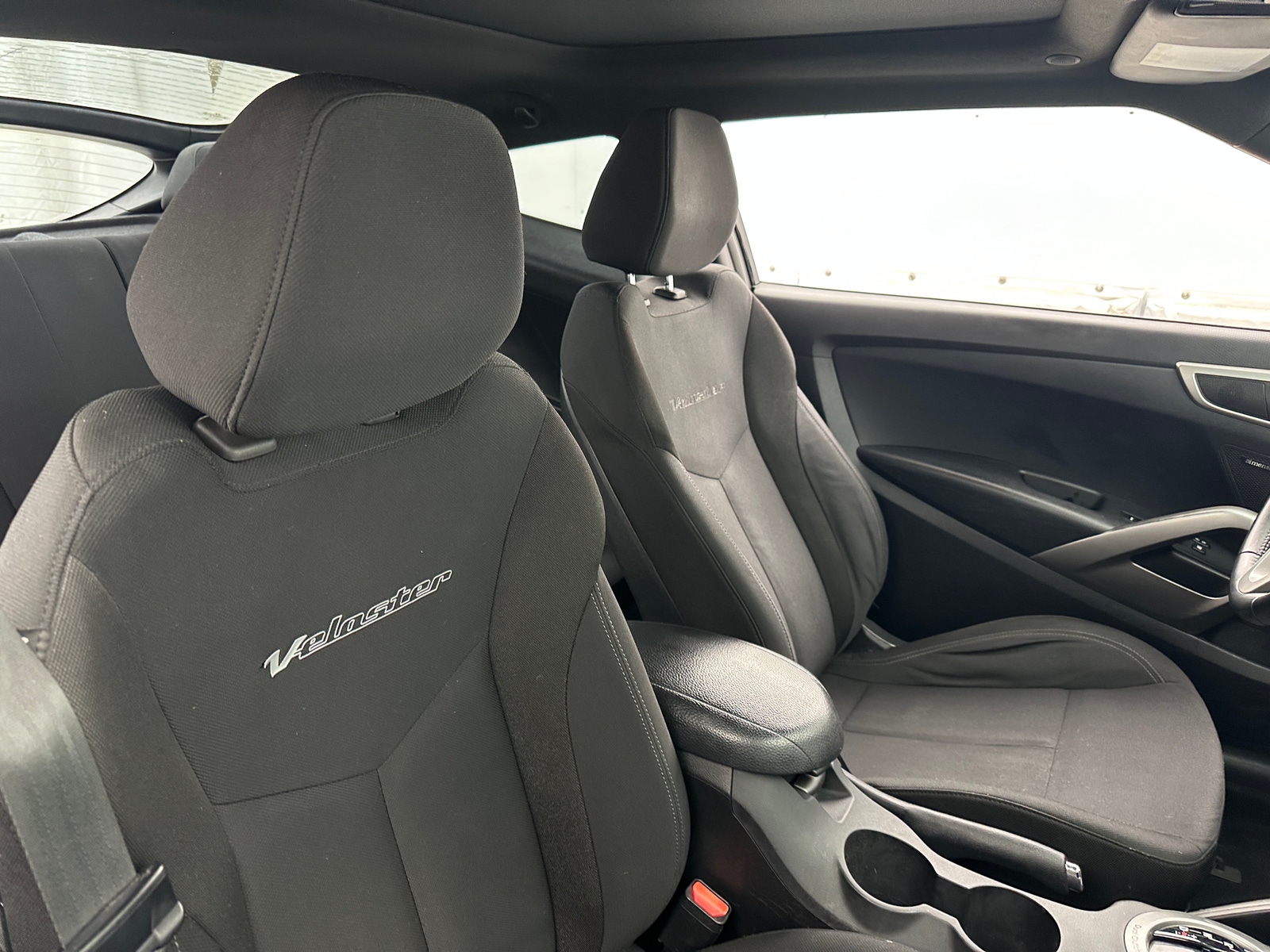 Thumbnail: 2017 Hyundai Veloster - 2