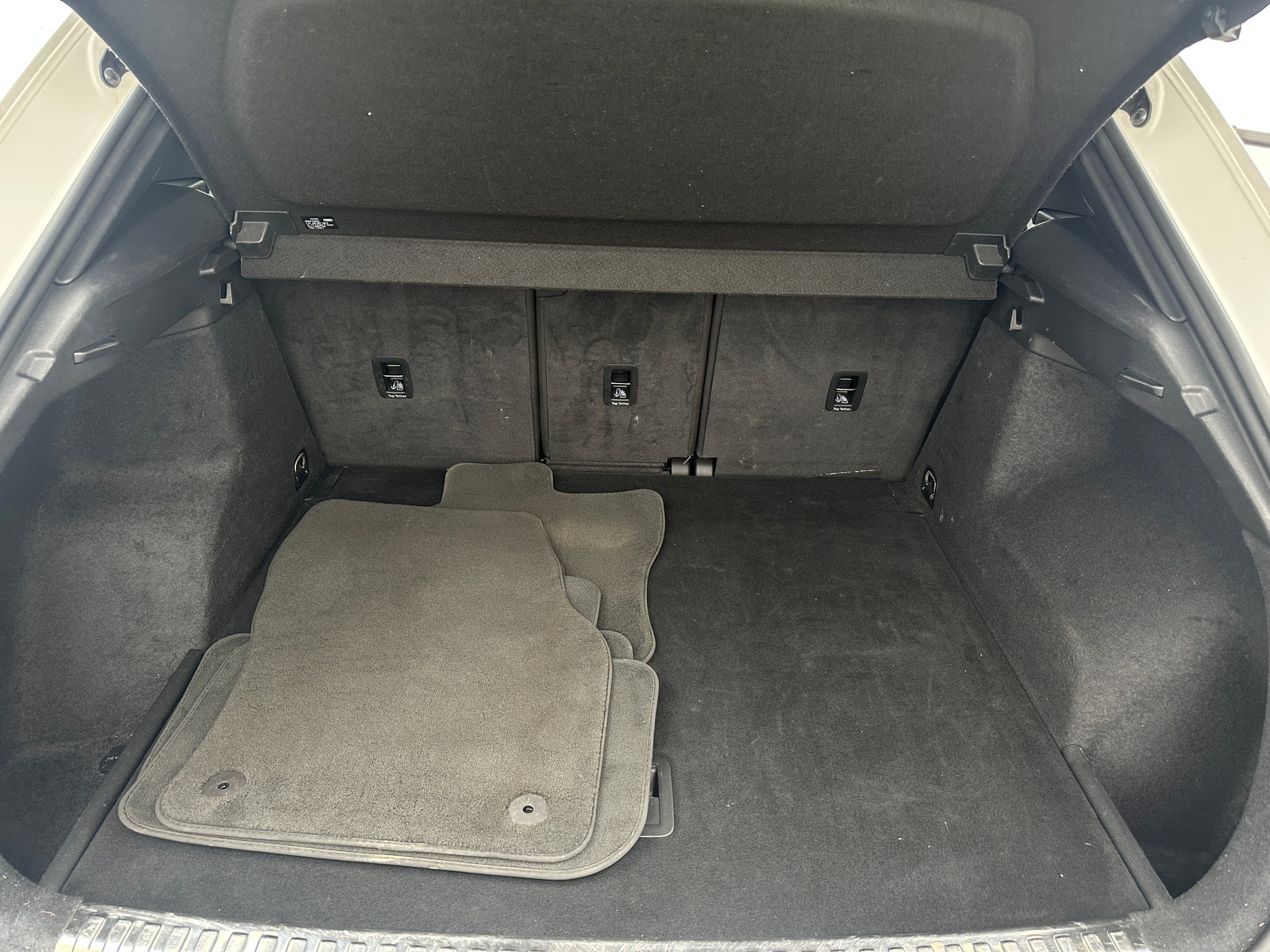 Thumbnail: 2023 Audi Q3 - 6