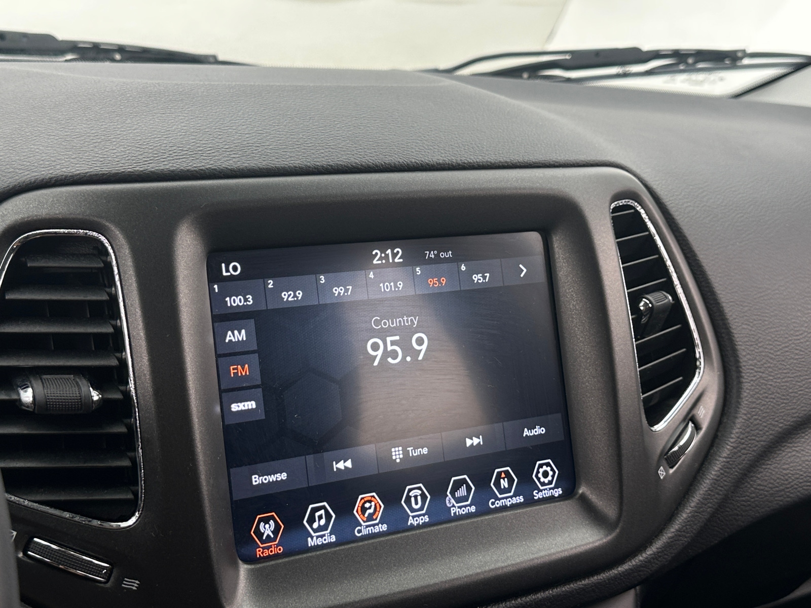 Thumbnail: 2018 Jeep Compass - 4