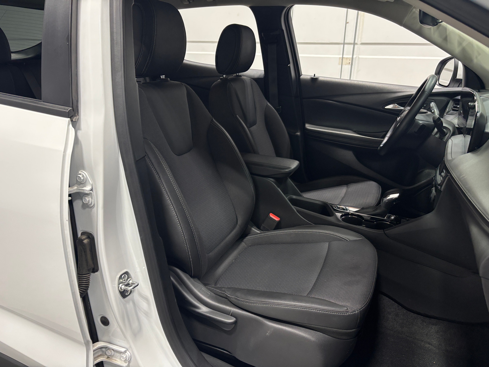 Thumbnail: 2025 Buick Encore GX - 2