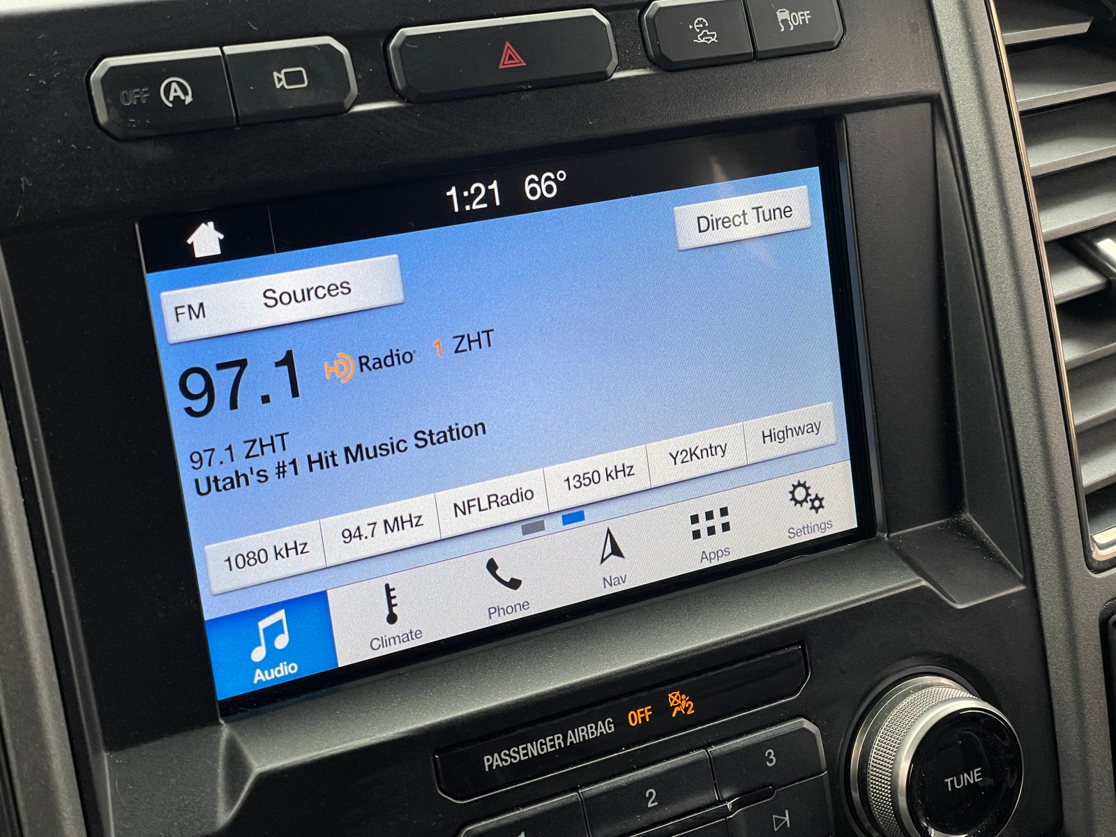 Thumbnail: 2019 Ford Econoline - 3