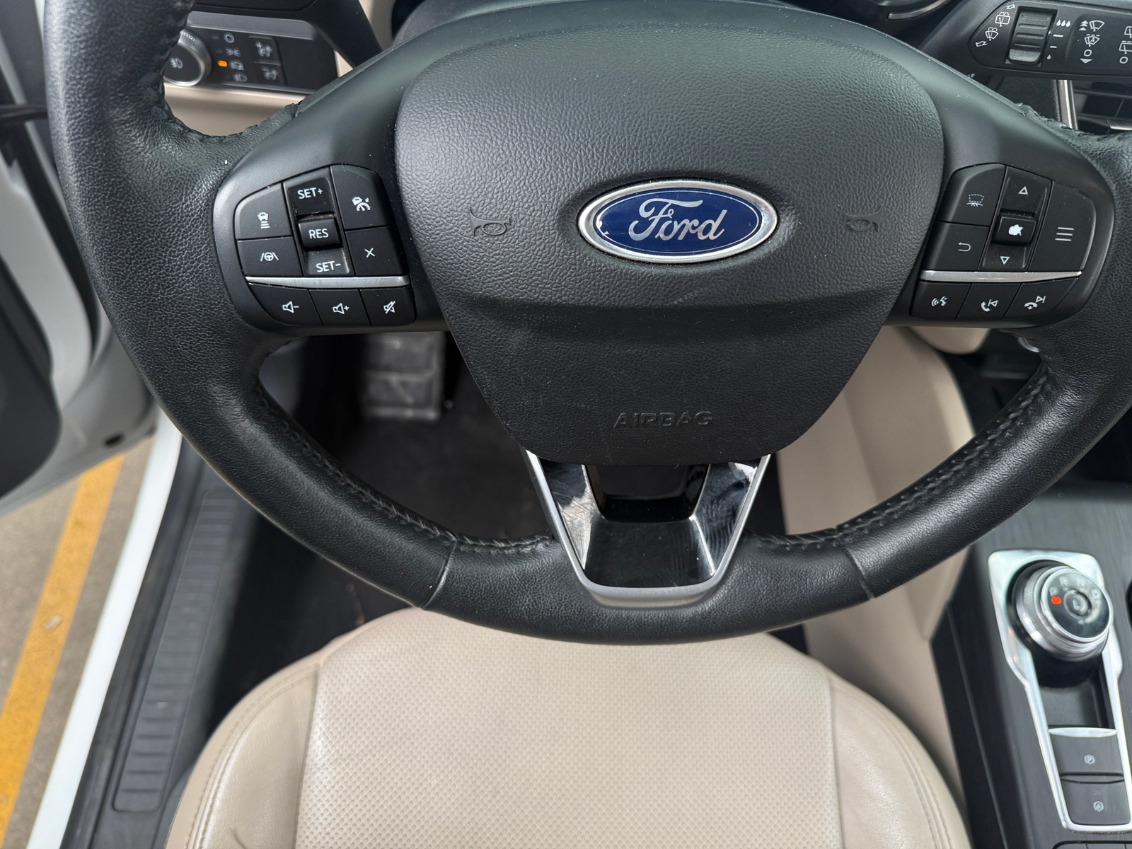 Thumbnail: 2020 Ford Escape - 4