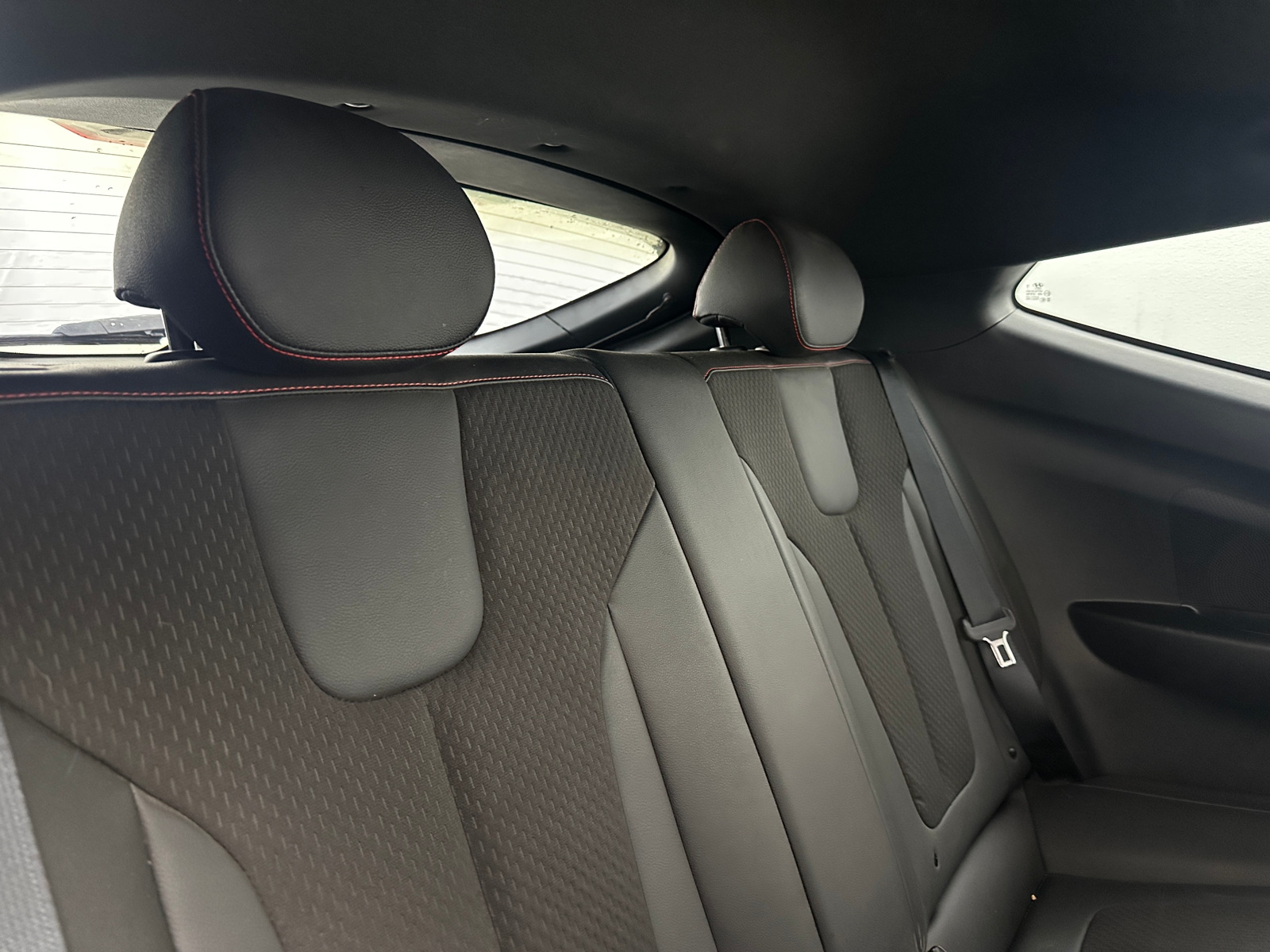 Thumbnail: 2019 Hyundai Veloster - 6