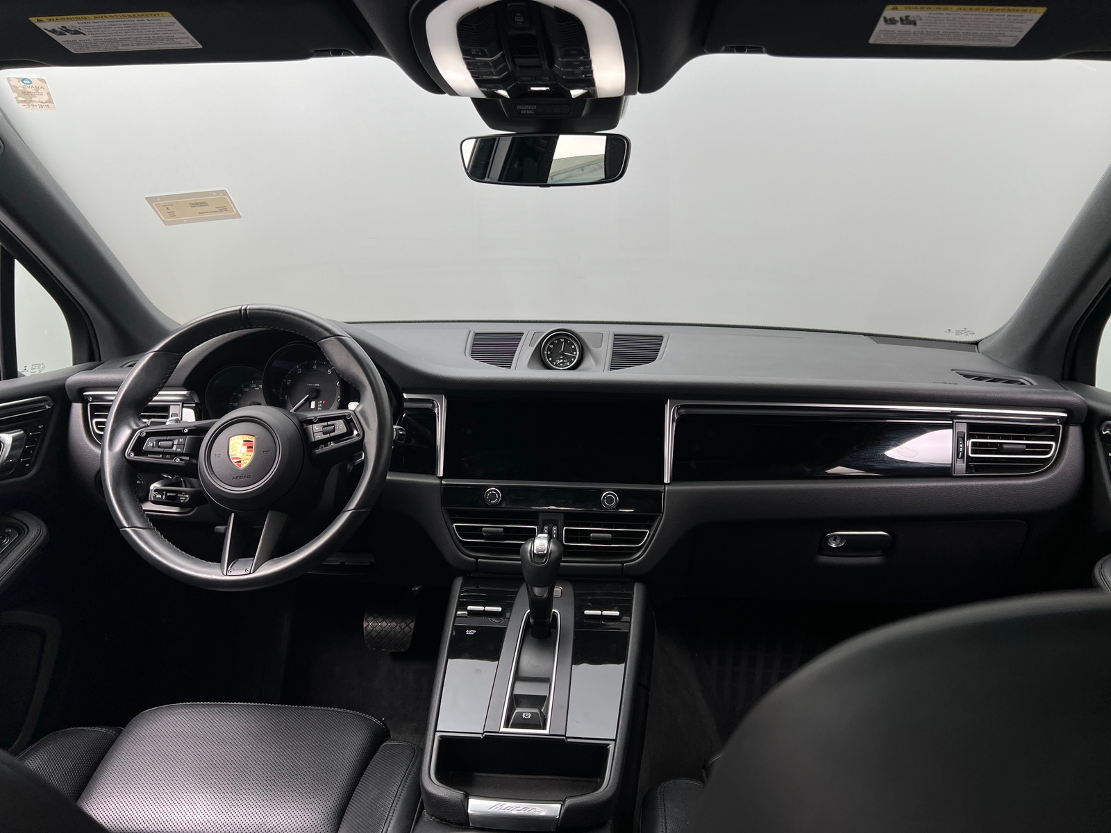 Thumbnail: 2023 Porsche Macan - 2