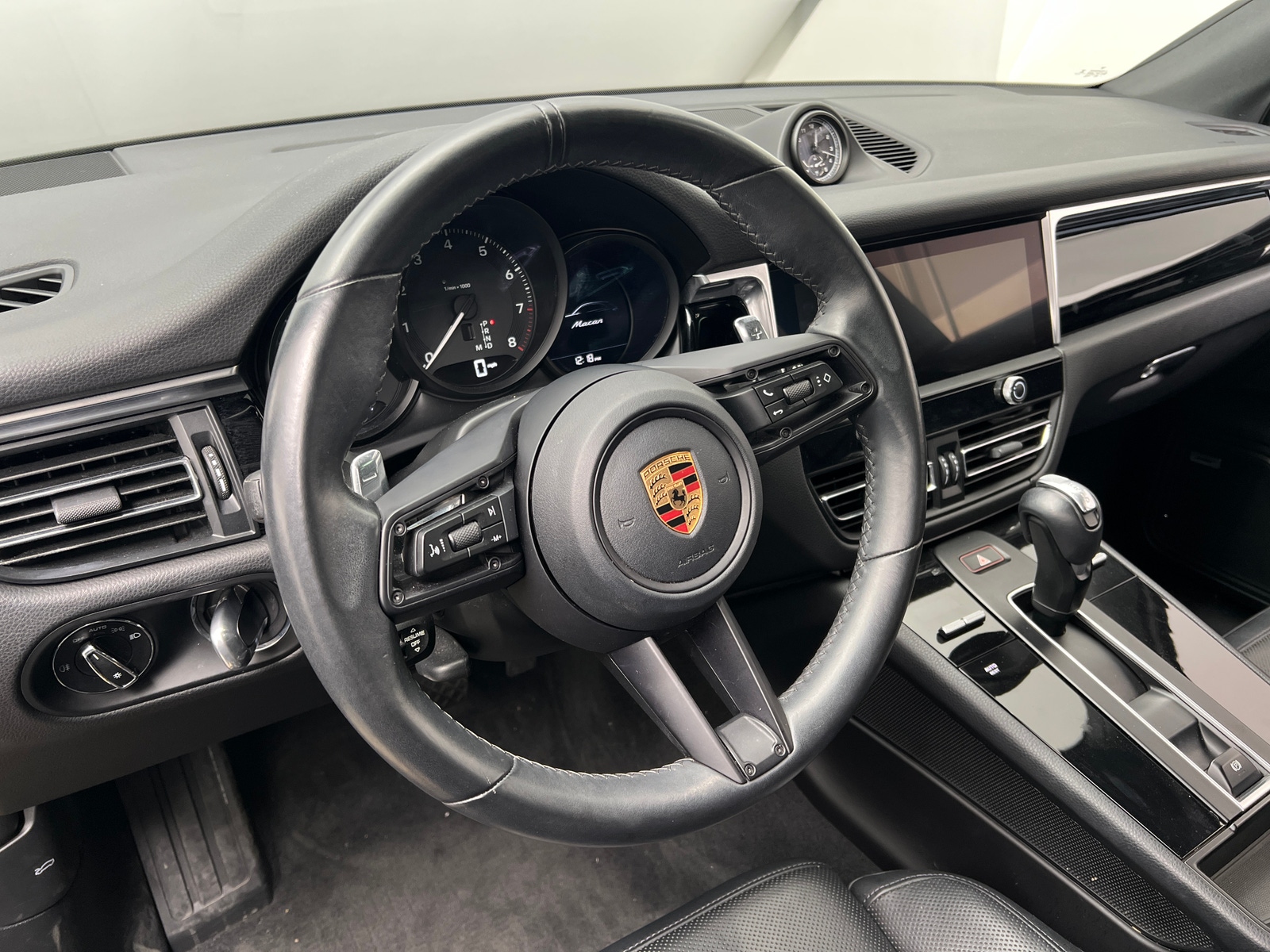 Thumbnail: 2023 Porsche Macan - 4