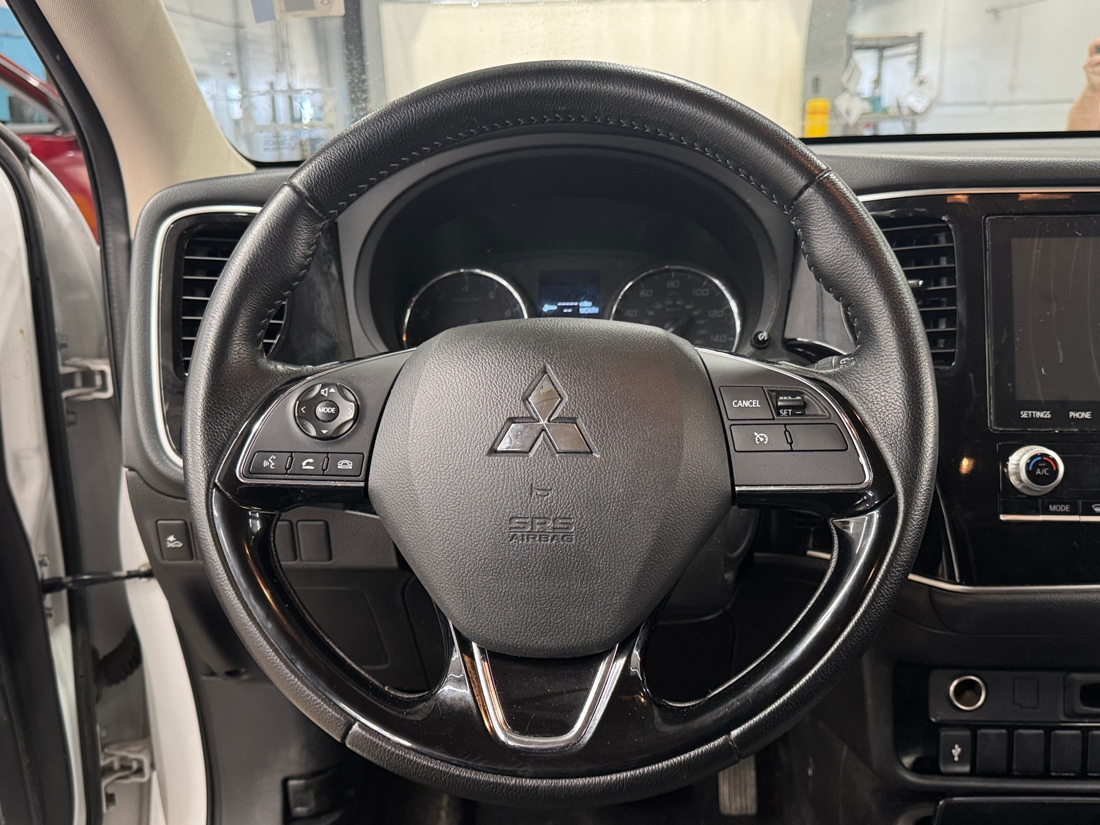 Thumbnail: 2020 Mitsubishi Outlander - 5