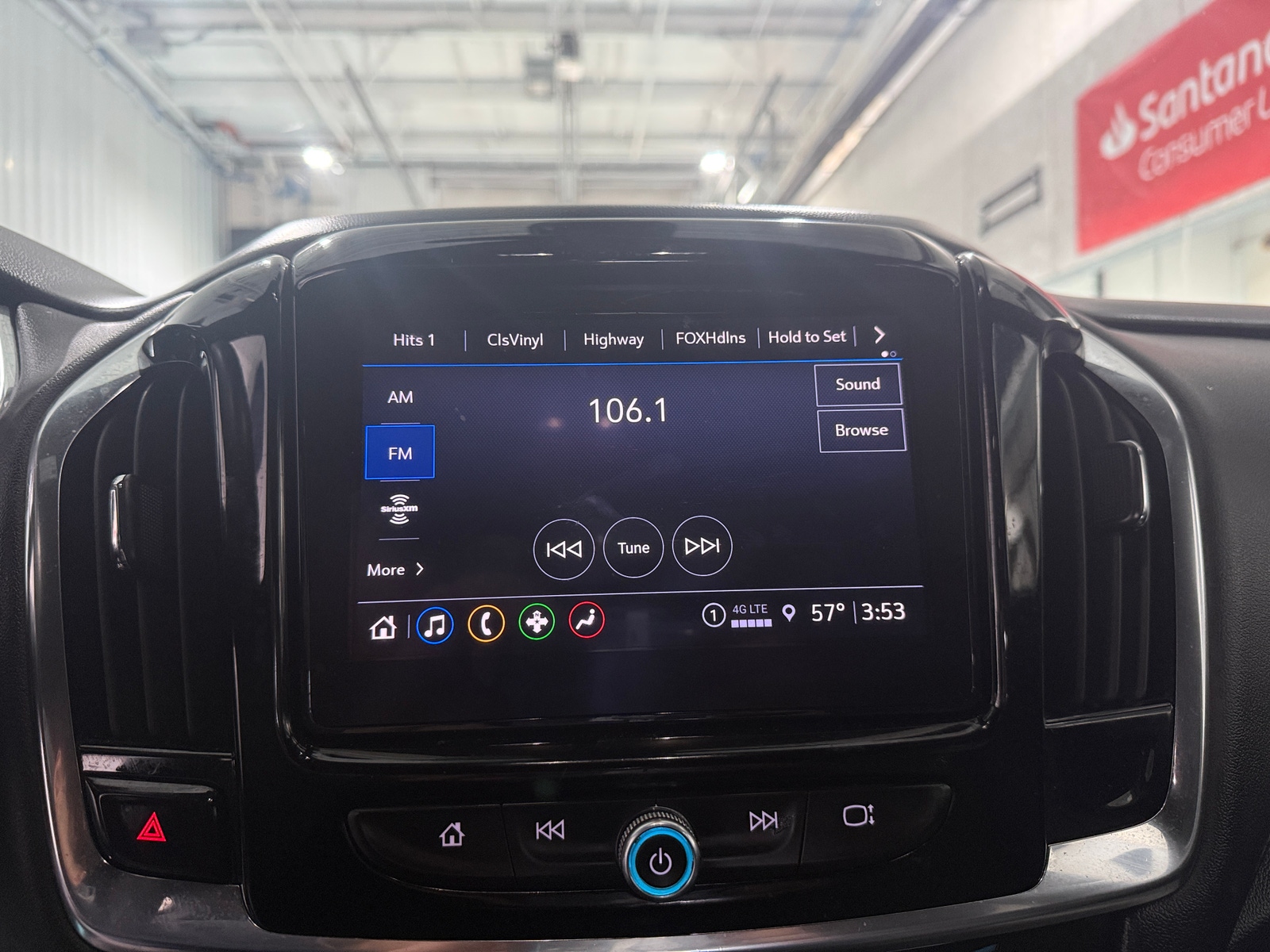 Thumbnail: 2023 Chevrolet Traverse - 4