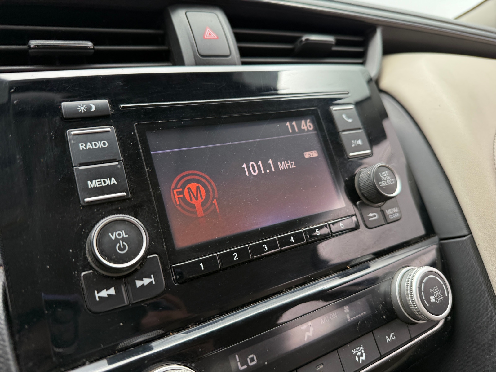 Thumbnail: 2019 Honda Insight - 4