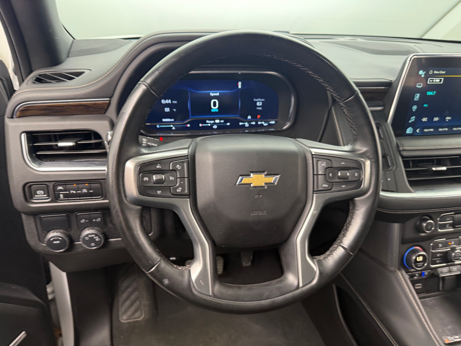Thumbnail: 2023 Chevrolet Suburban - 4