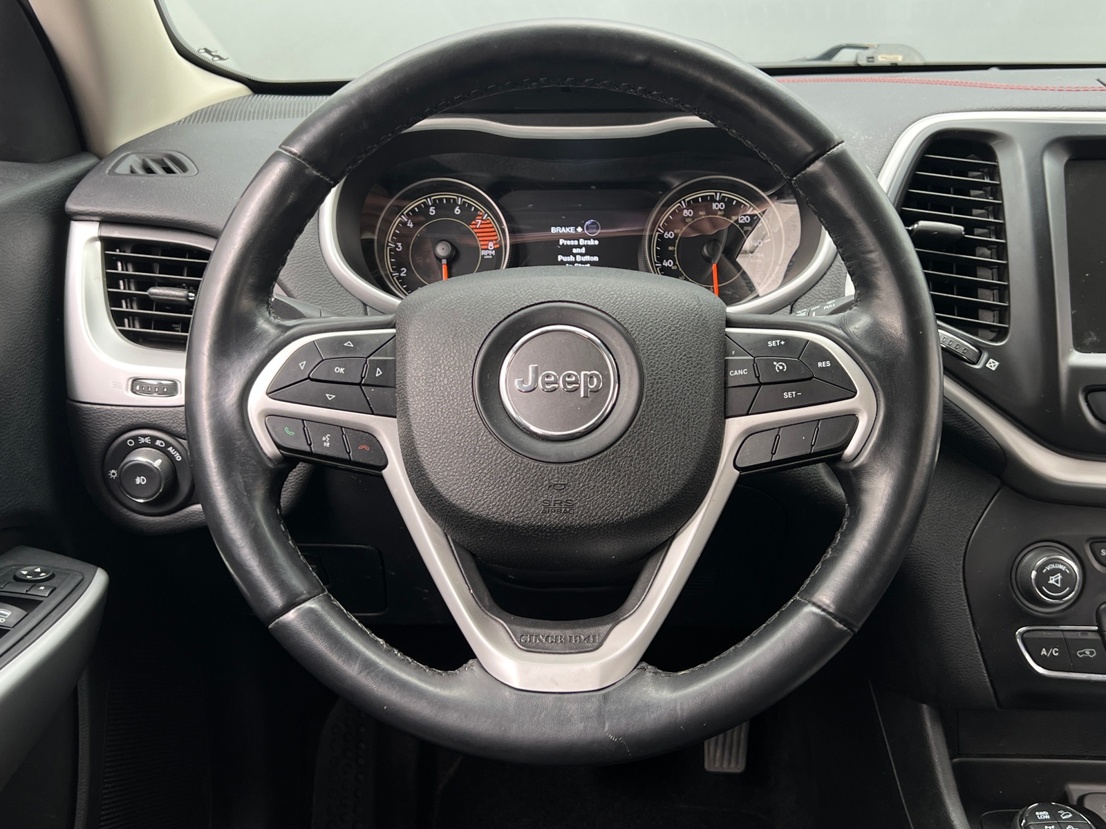 Thumbnail: 2018 Jeep Cherokee - 4