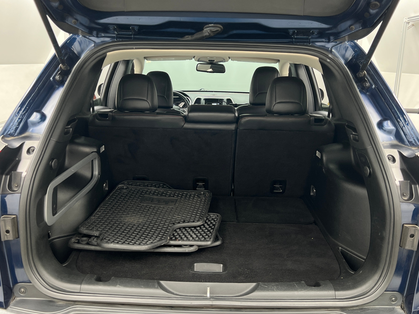 Thumbnail: 2018 Jeep Cherokee - 6