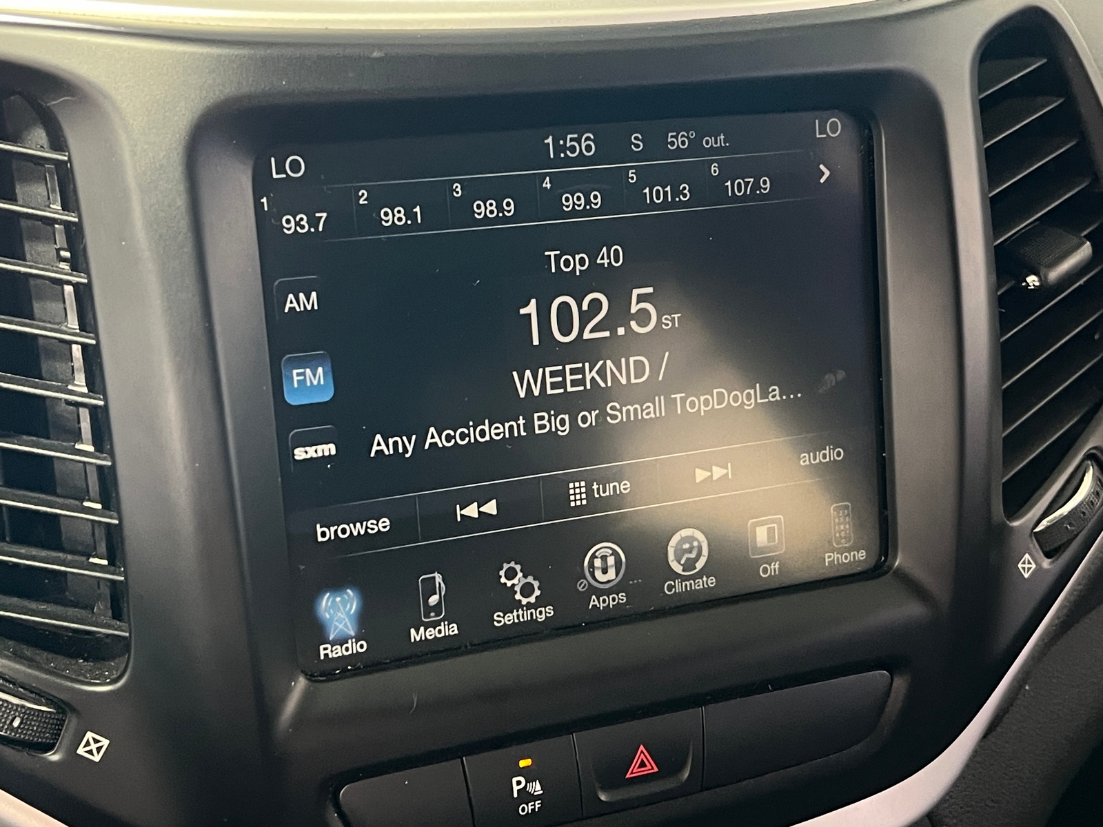 Thumbnail: 2018 Jeep Cherokee - 3