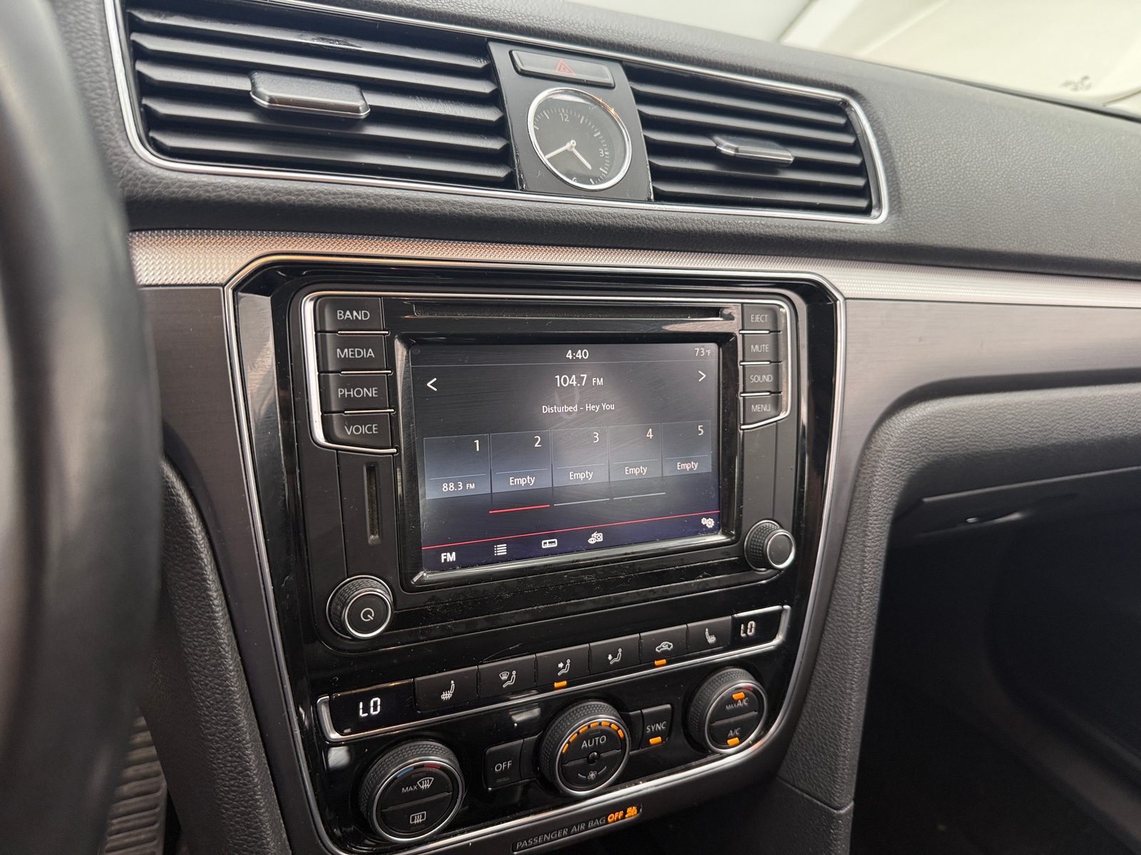 Thumbnail: 2017 Volkswagen Passat - 3