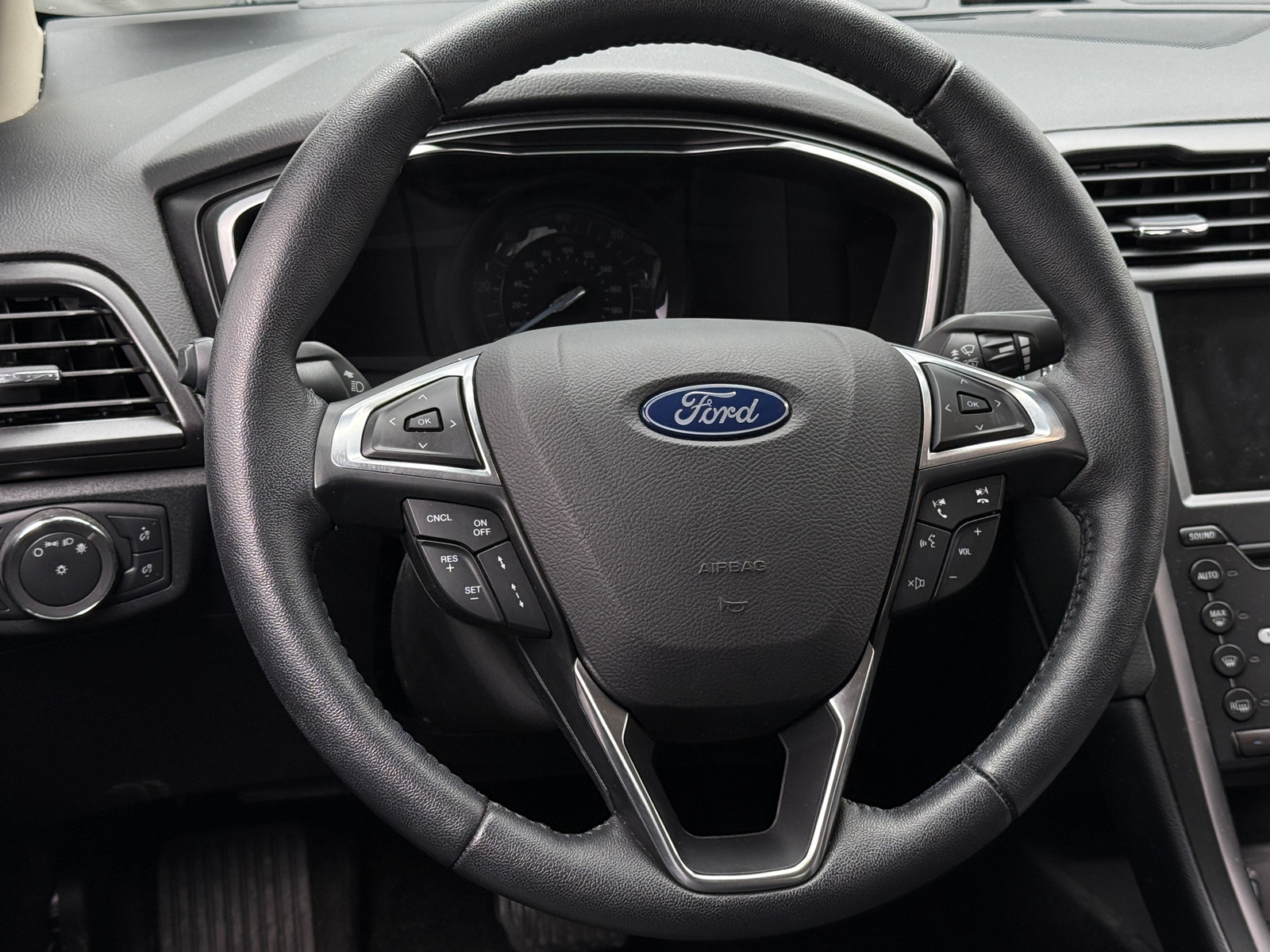 Thumbnail: 2020 Ford Fusion - 4