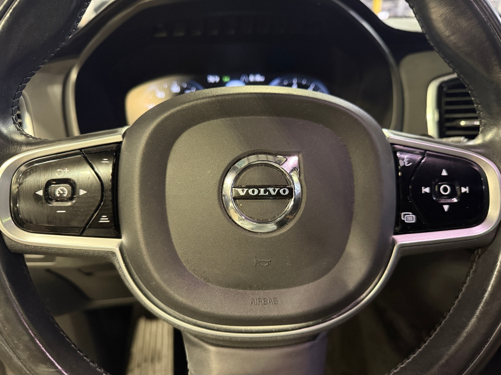 Thumbnail: 2018 Volvo XC90 - 4