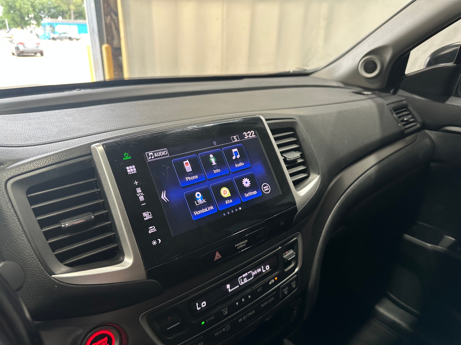 Thumbnail: 2016 Honda Pilot - 3