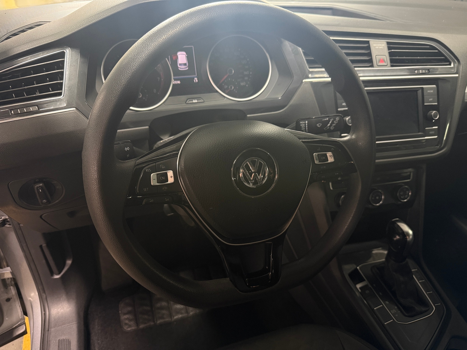 Thumbnail: 2020 Volkswagen Tiguan - 5