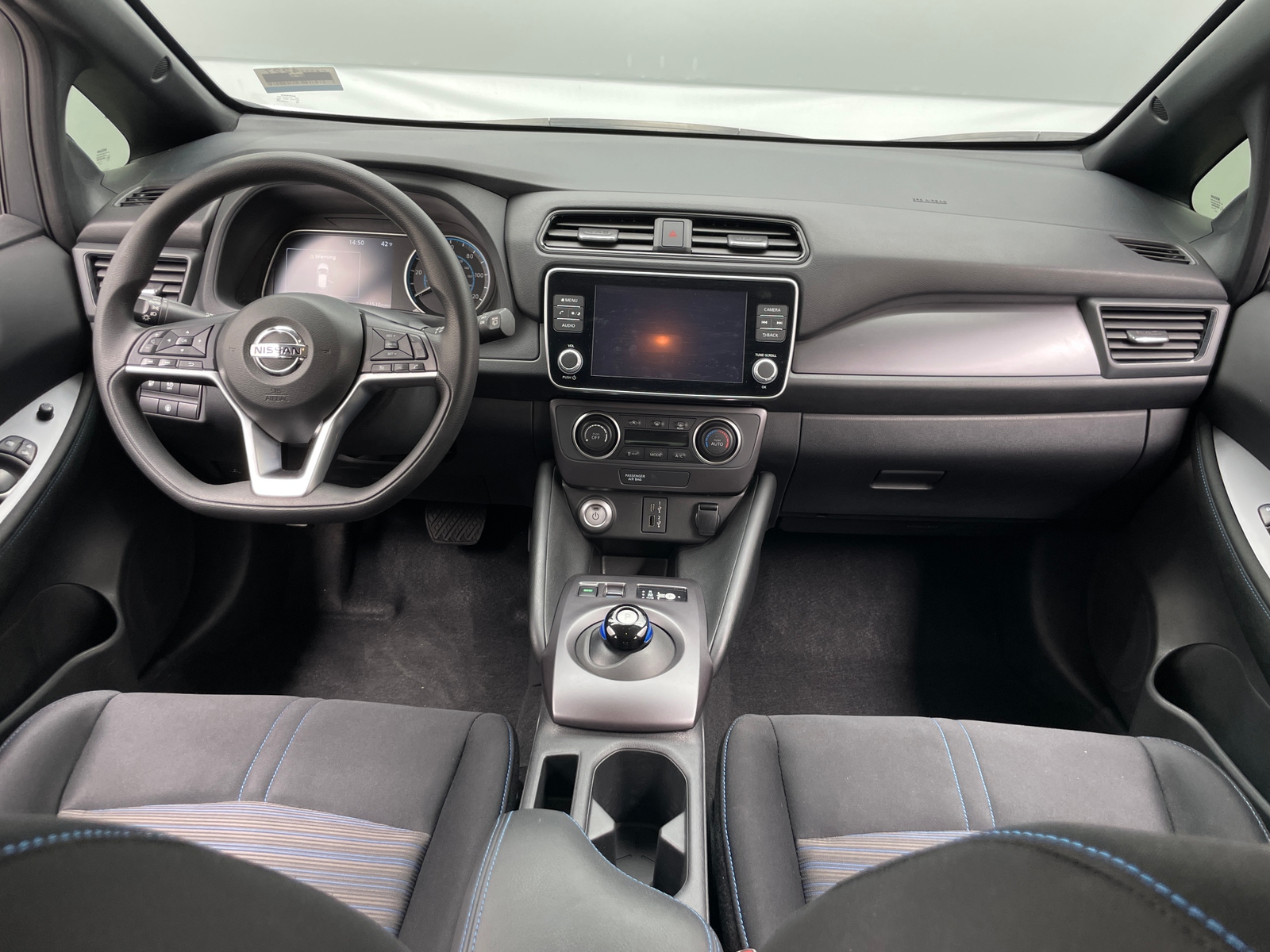 Thumbnail: 2022 Nissan Leaf - 3