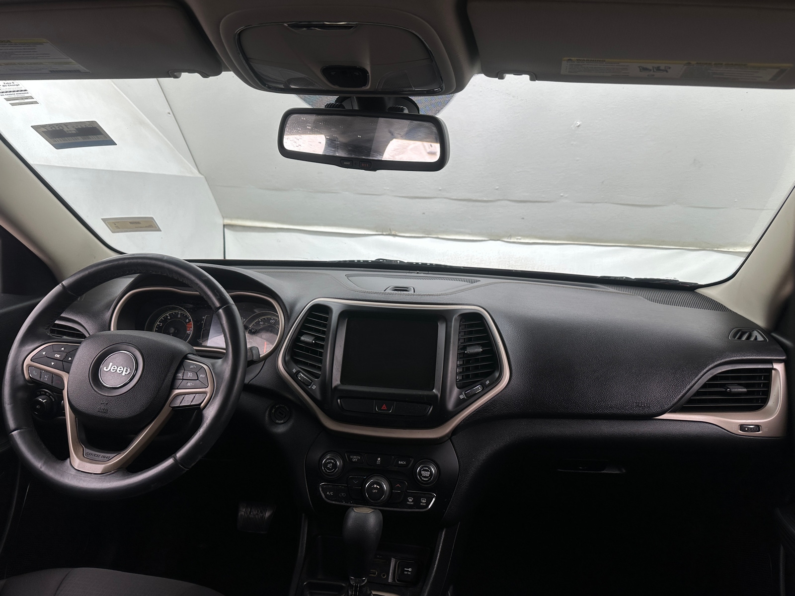 Thumbnail: 2017 Jeep Cherokee - 3