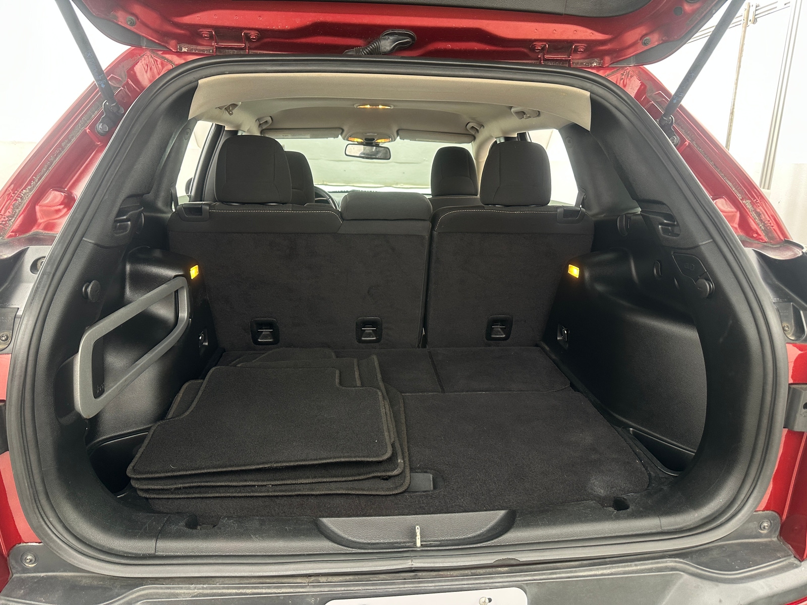 Thumbnail: 2017 Jeep Cherokee - 7