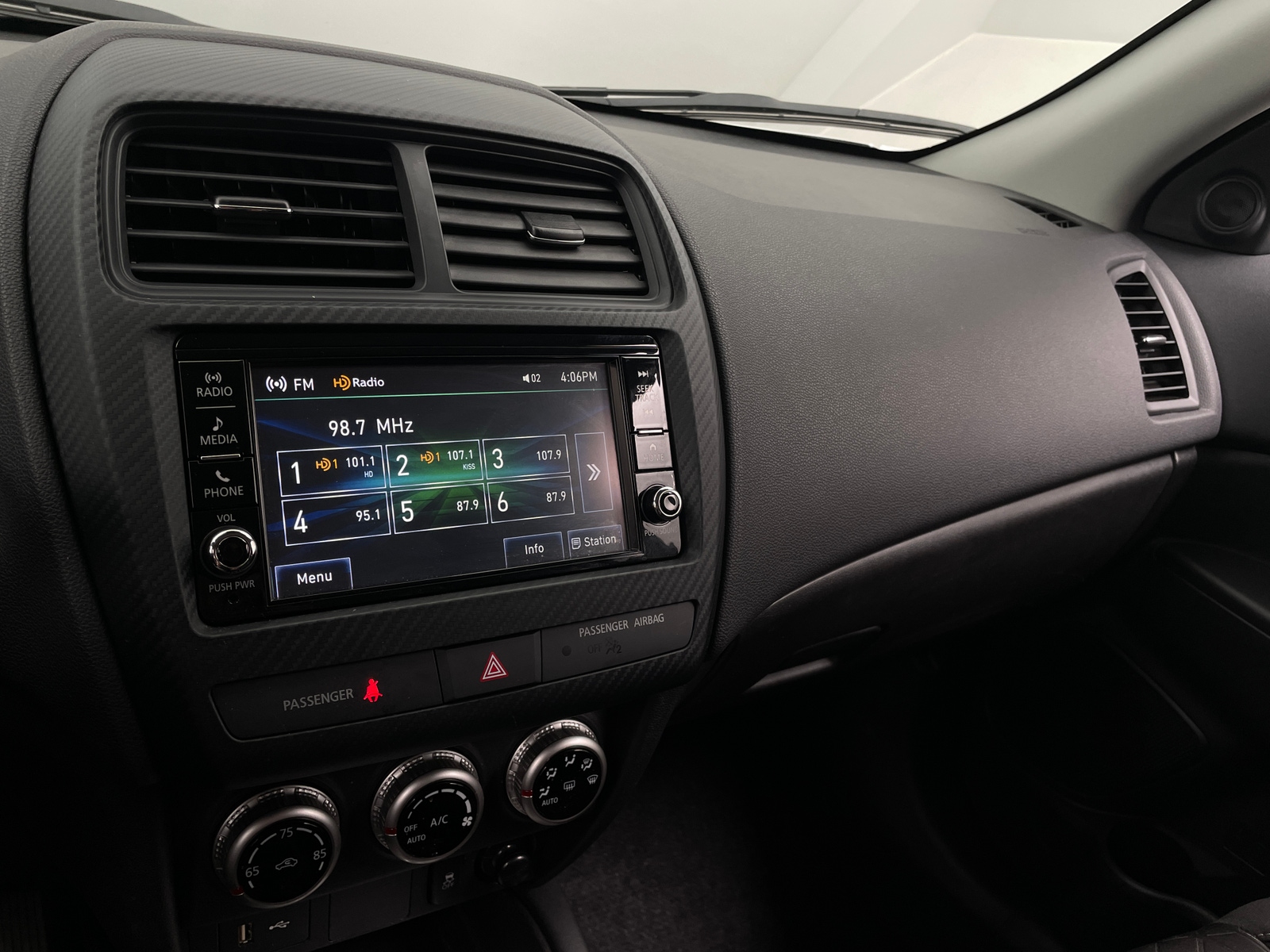 Thumbnail: 2025 Mitsubishi Outlander Sport - 4