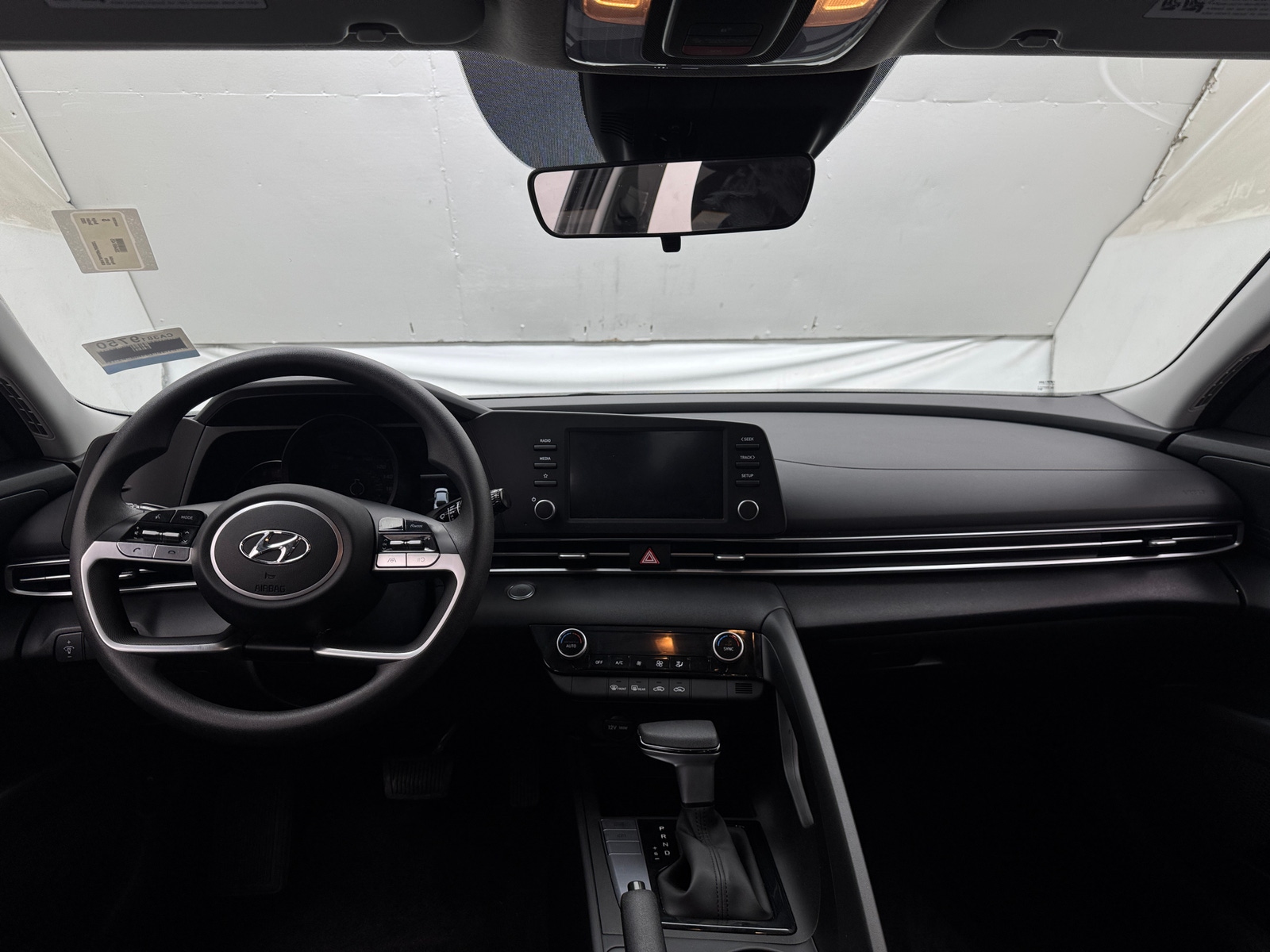 Thumbnail: 2023 Hyundai Elantra - 3