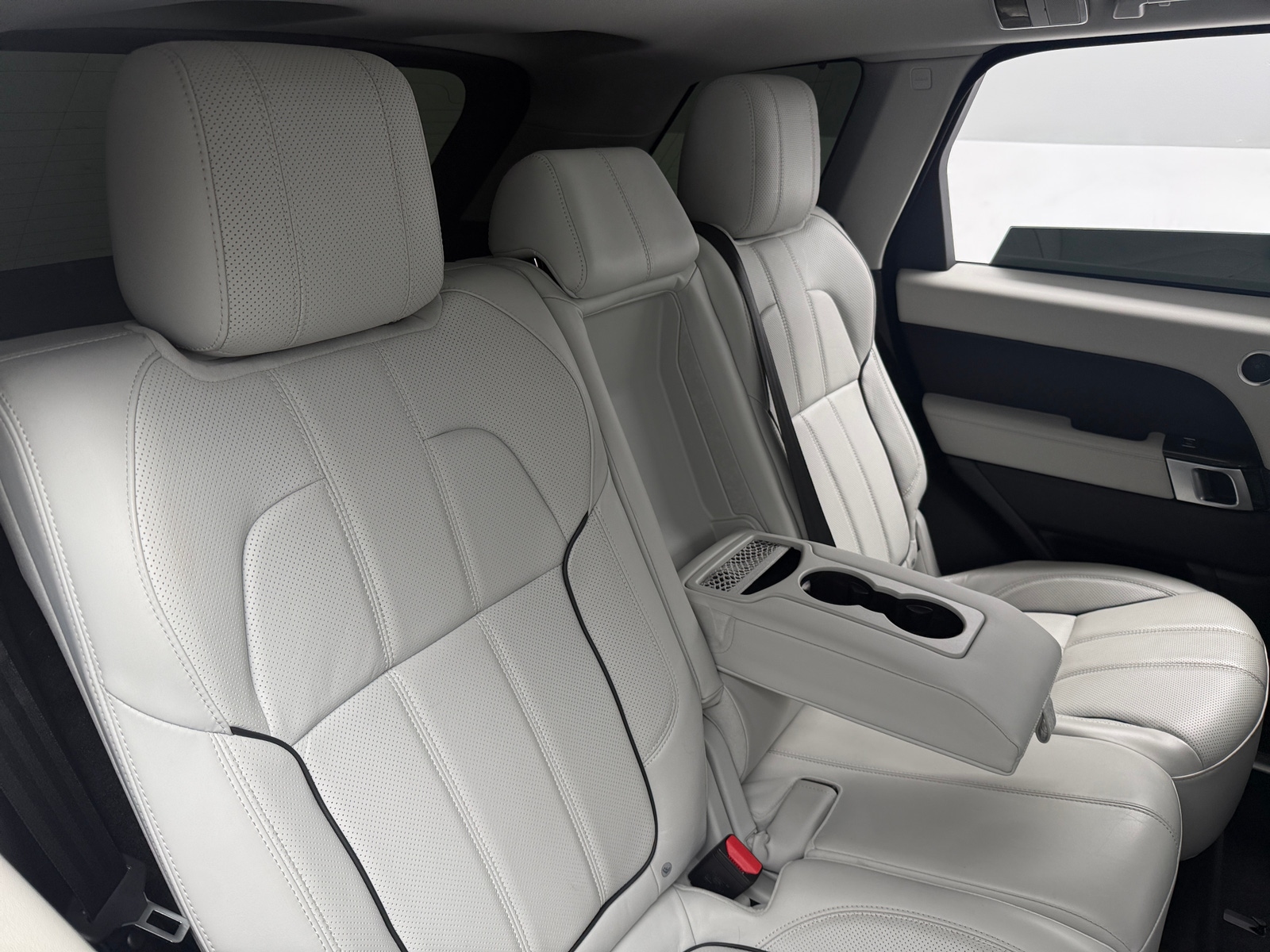 Thumbnail: 2016 Land Rover Range Rover Sport - 5