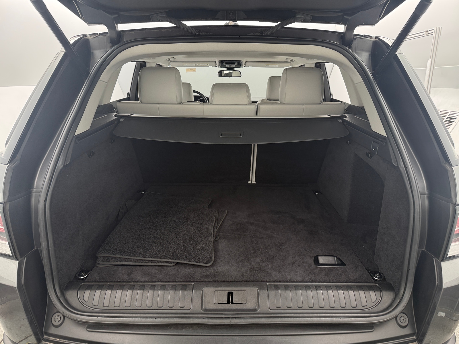 Thumbnail: 2016 Land Rover Range Rover Sport - 6