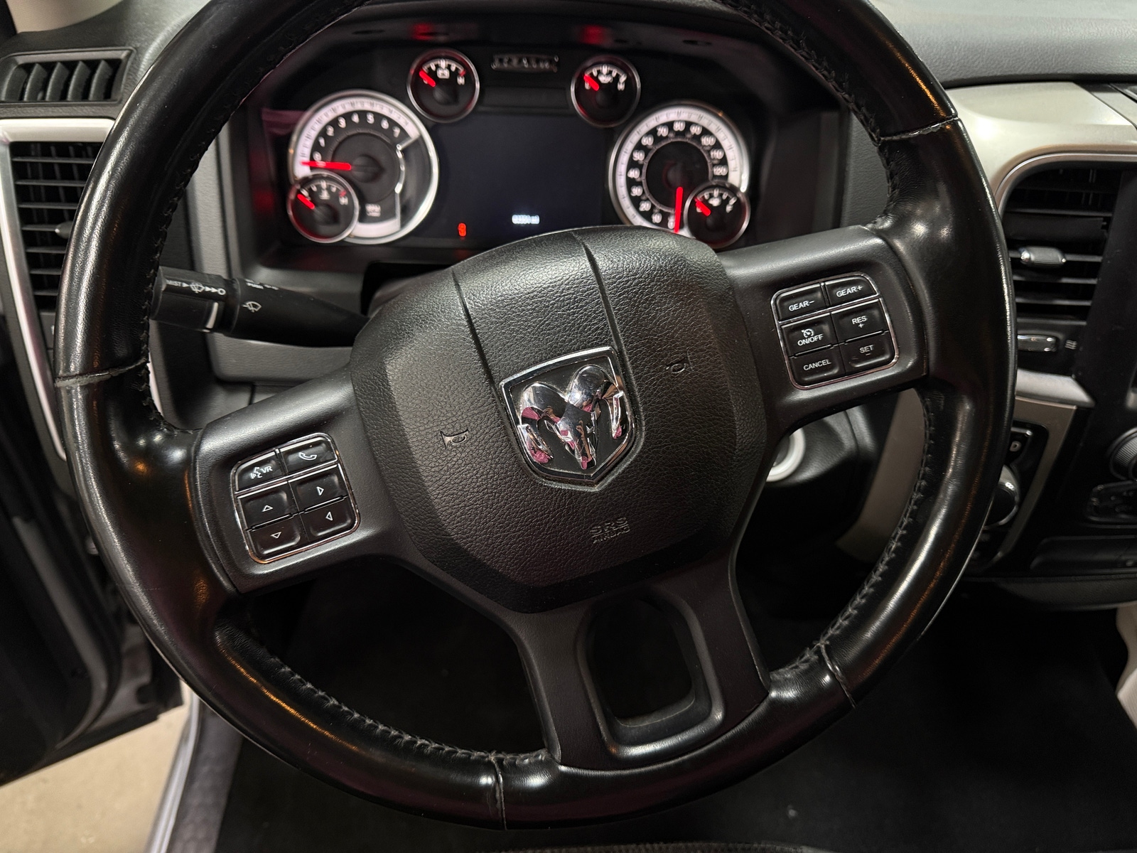 Thumbnail: 2020 RAM 1500 Classic - 5