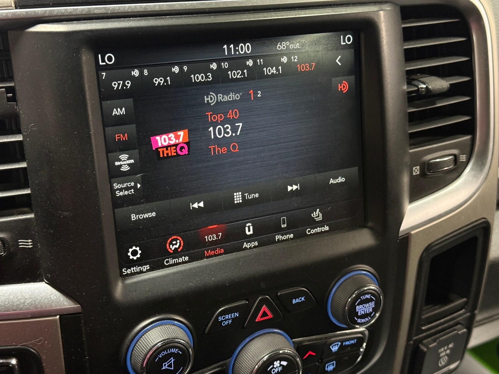 Thumbnail: 2020 RAM 1500 Classic - 4