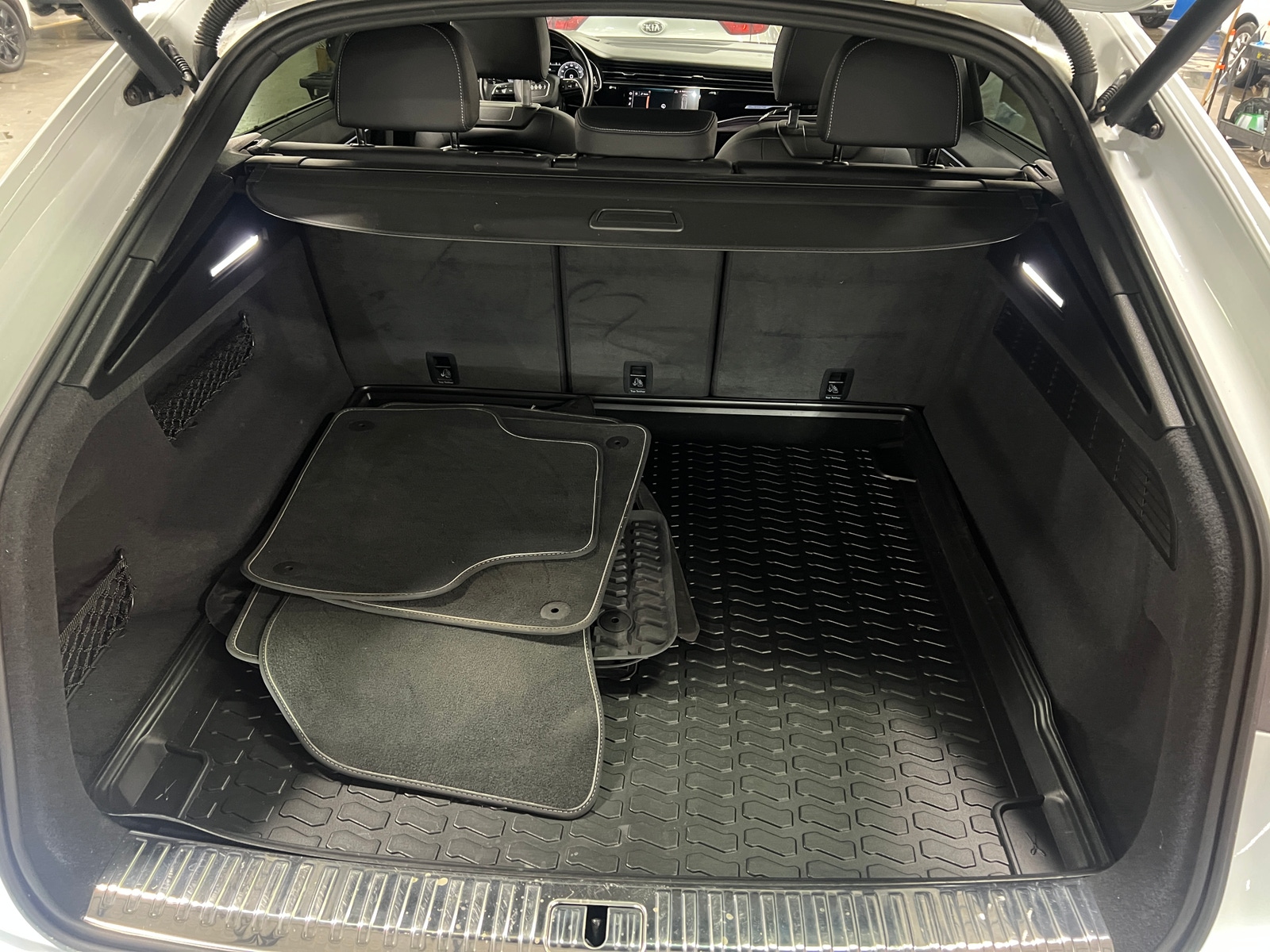 Thumbnail: 2019 Audi Q8 - 6