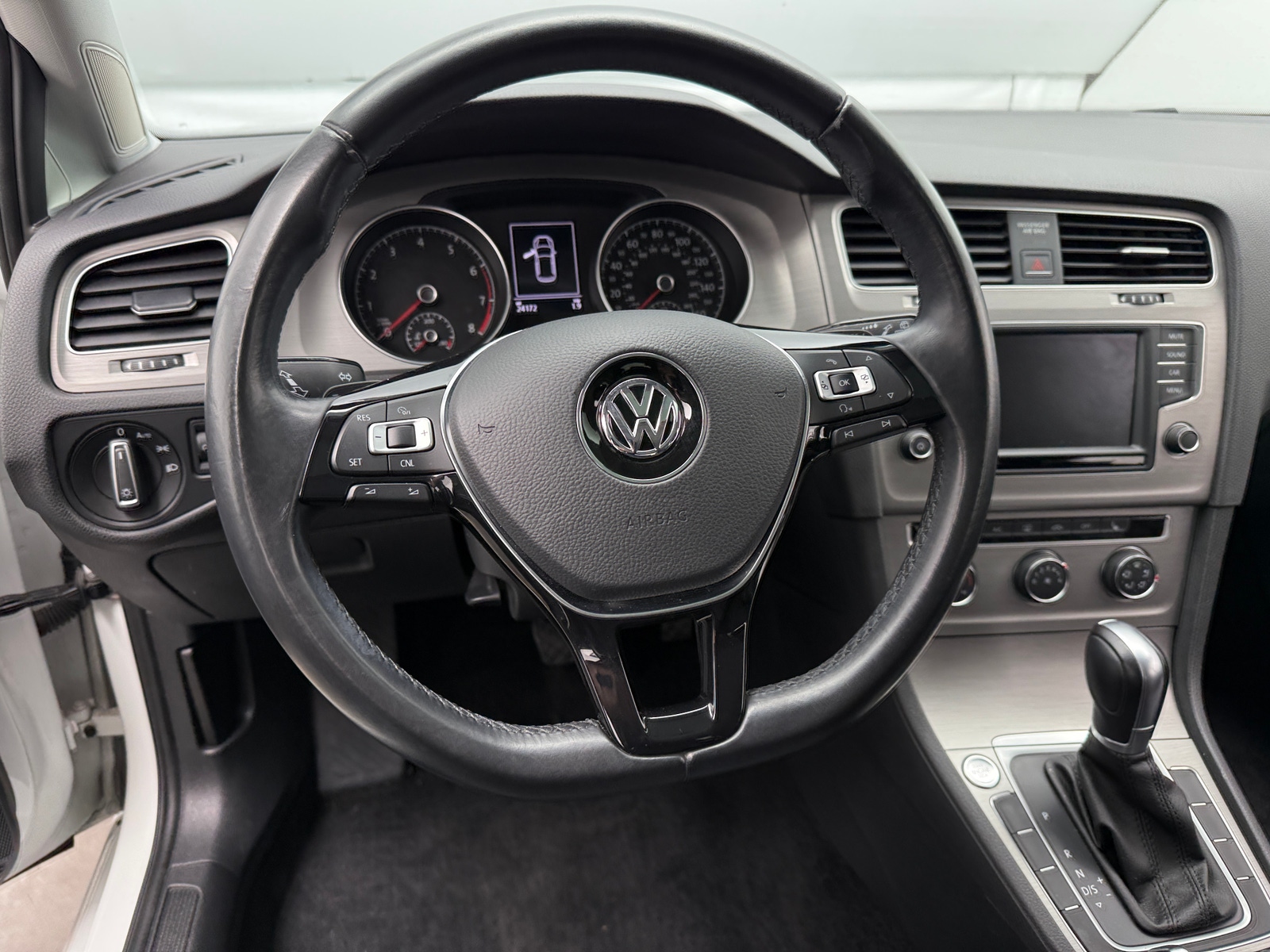 Thumbnail: 2017 Volkswagen Golf - 4