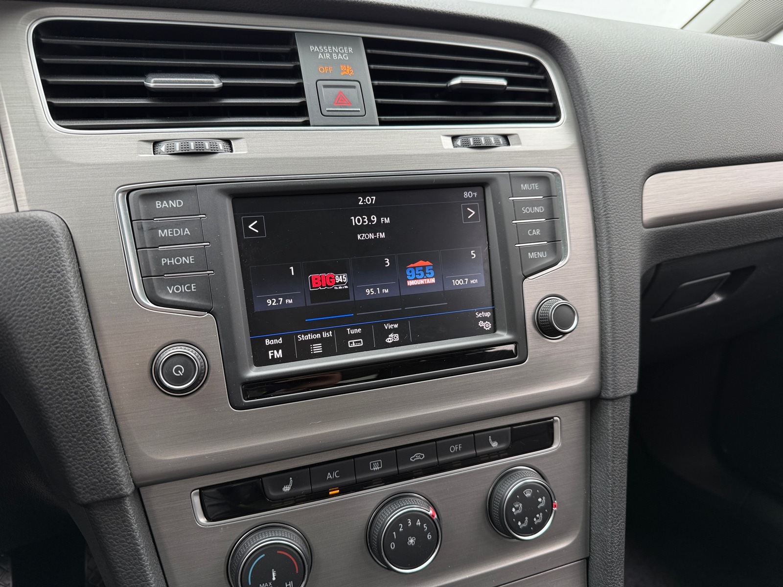 Thumbnail: 2017 Volkswagen Golf - 3