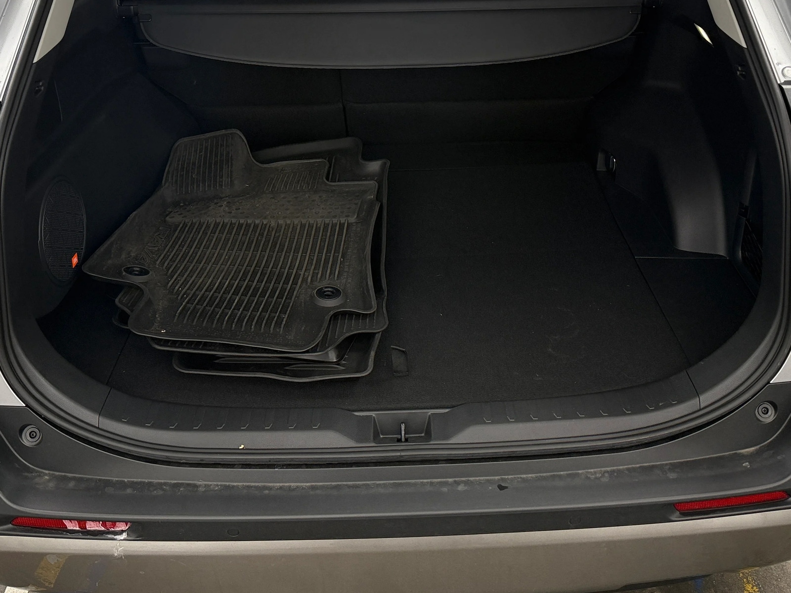 Thumbnail: 2025 Toyota RAV4 - 6