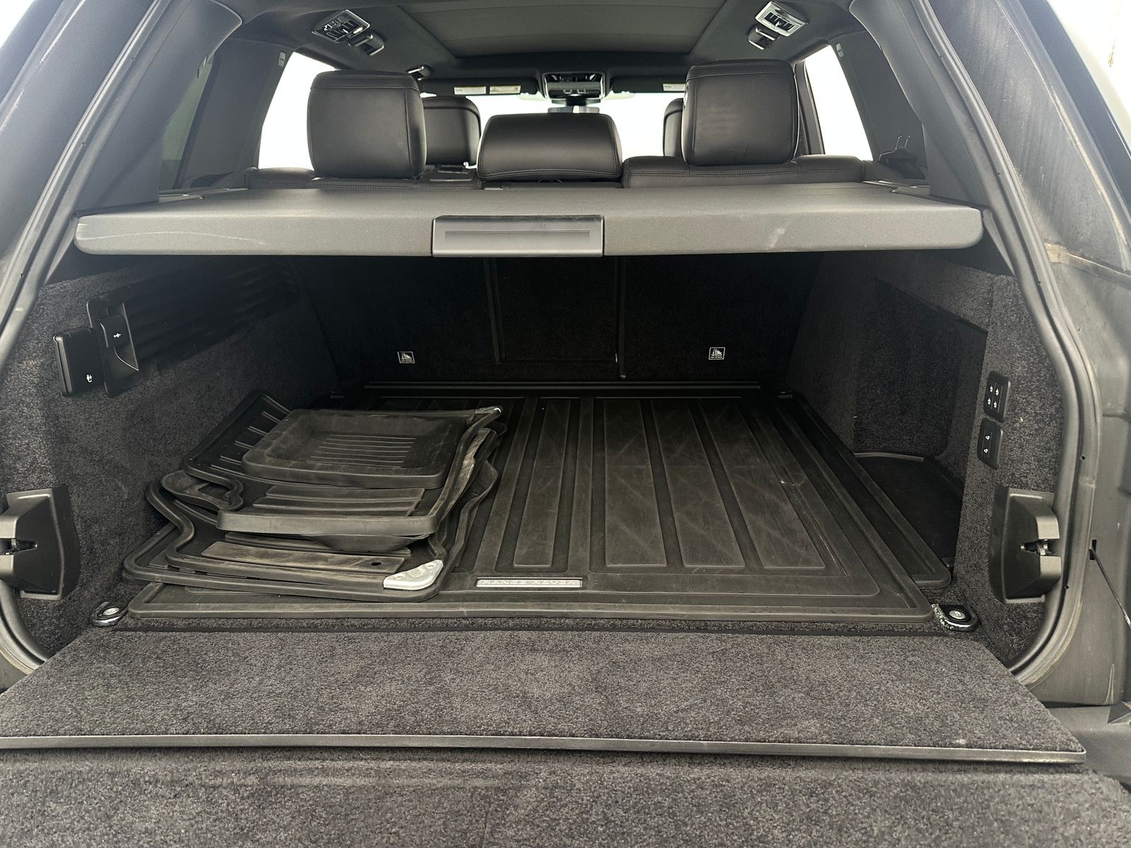 Thumbnail: 2020 Land Rover Range Rover - 6