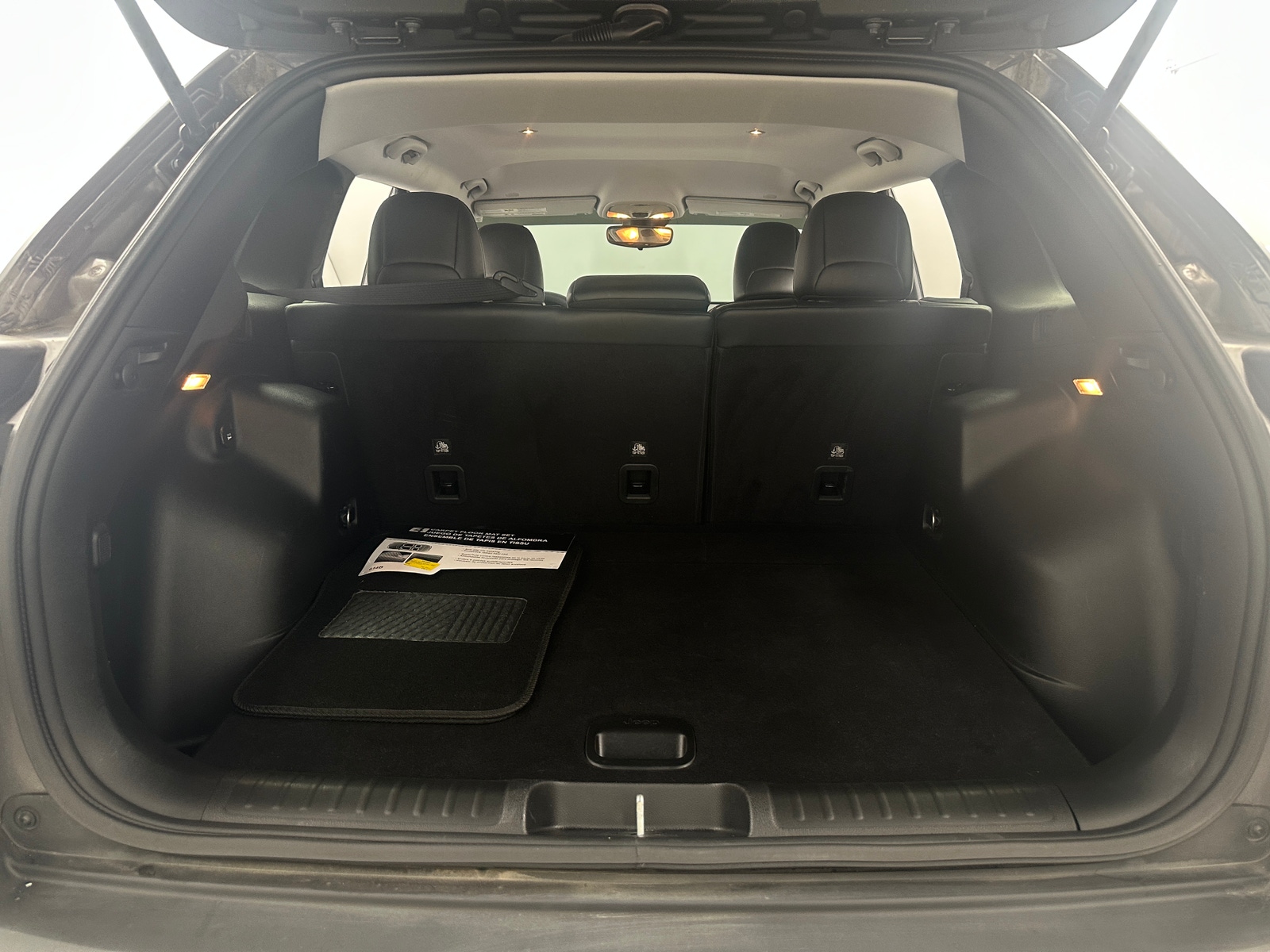 Thumbnail: 2022 Jeep Cherokee - 7