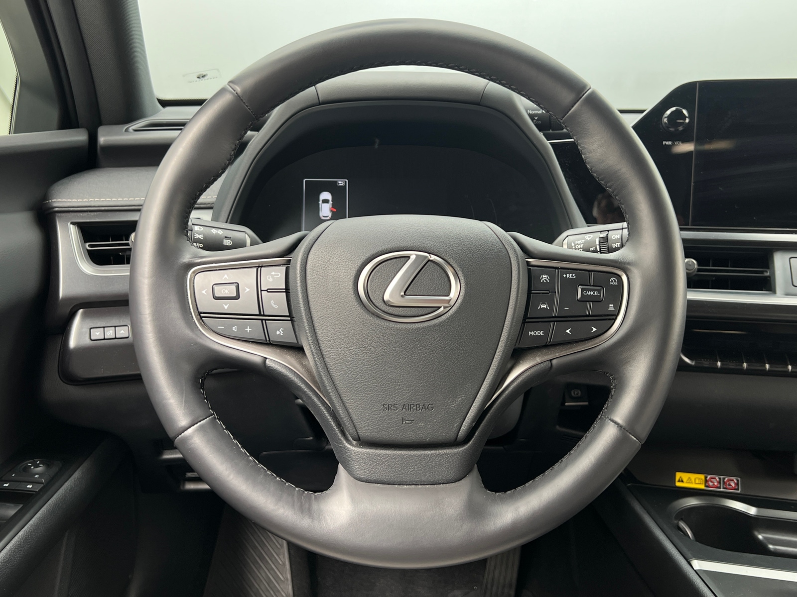 Thumbnail: 2025 Lexus UX - 4