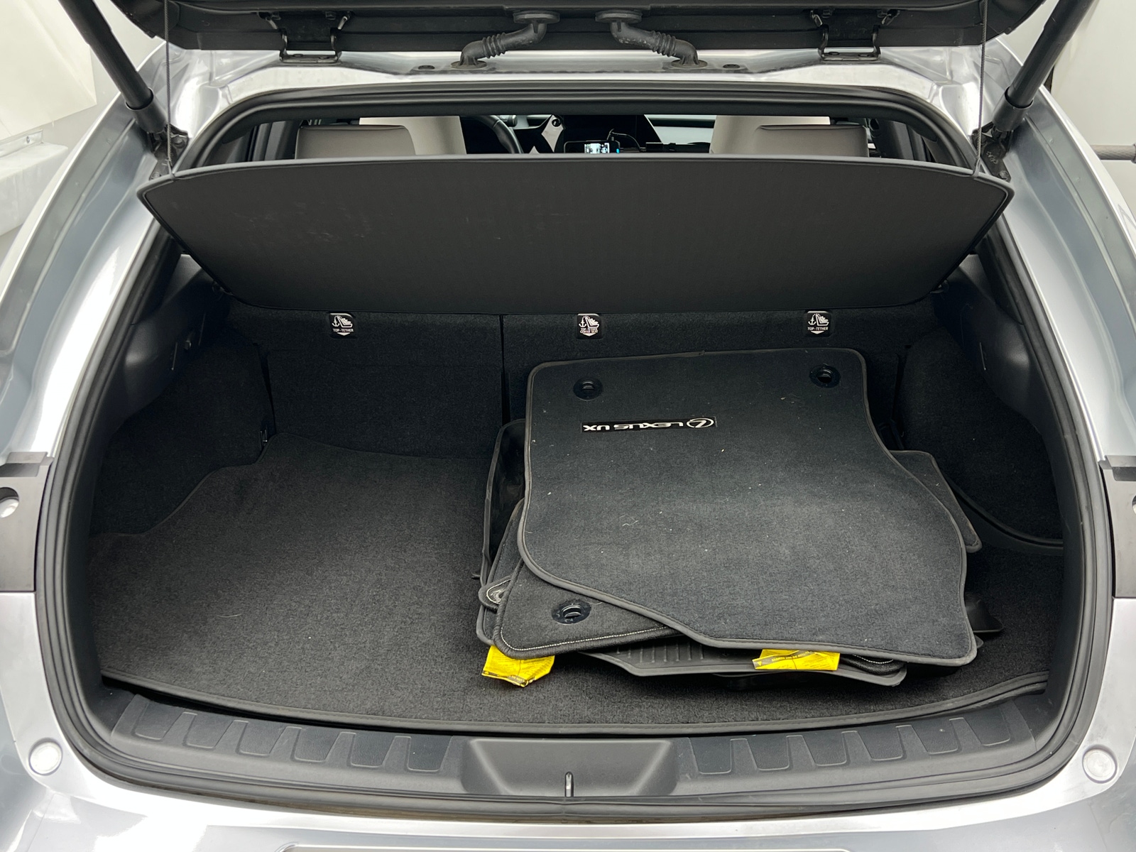 Thumbnail: 2025 Lexus UX - 6