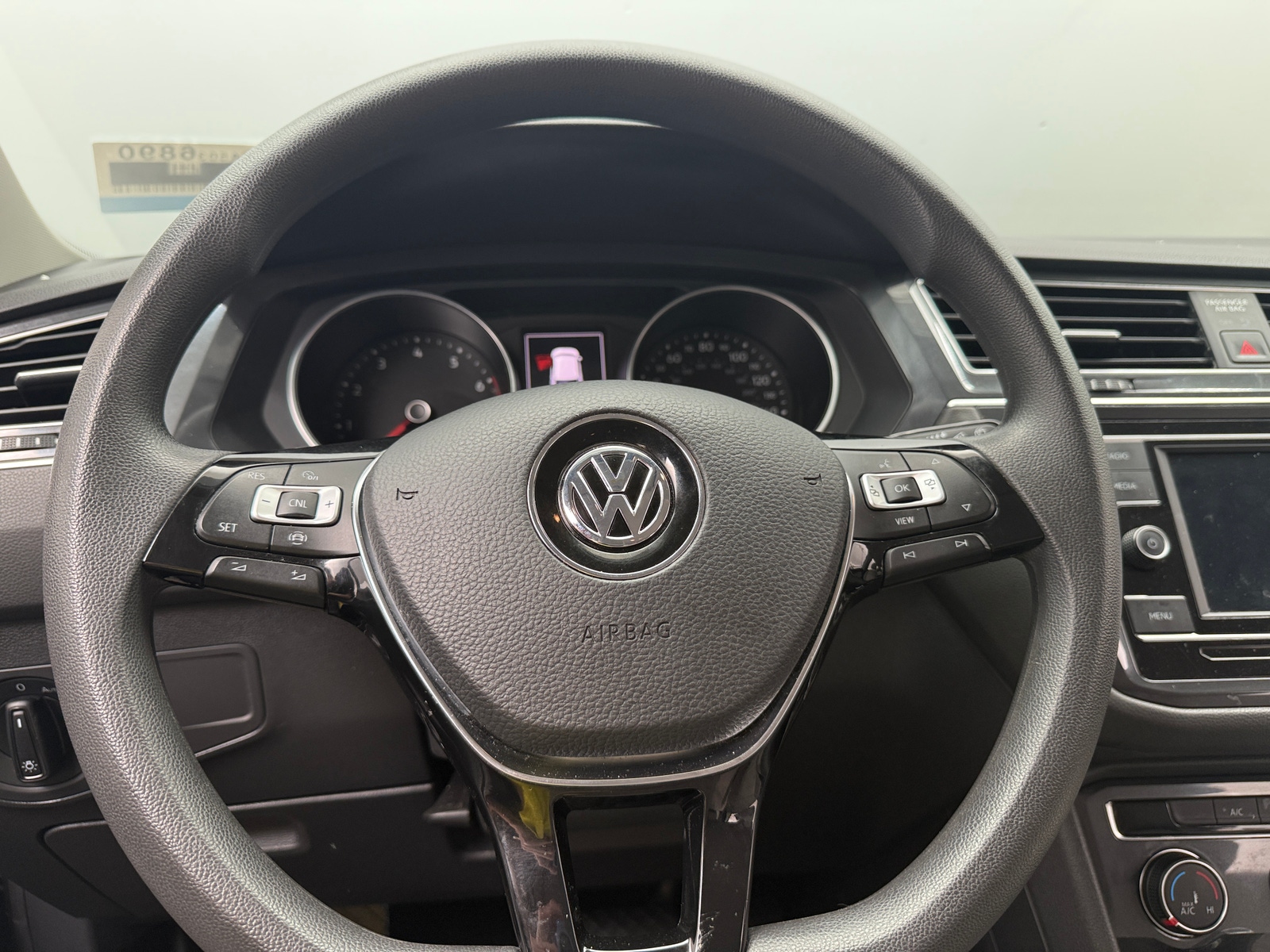 Thumbnail: 2021 Volkswagen Tiguan - 5