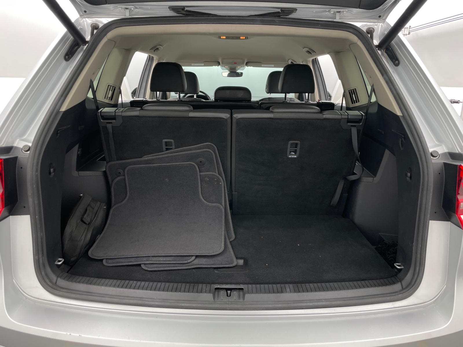 Thumbnail: 2019 Volkswagen Atlas - 6