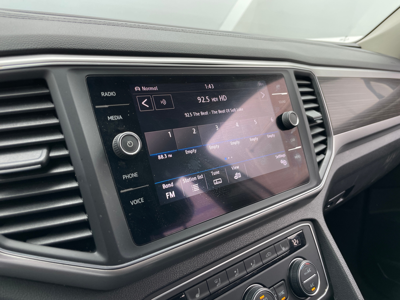 Thumbnail: 2019 Volkswagen Atlas - 3